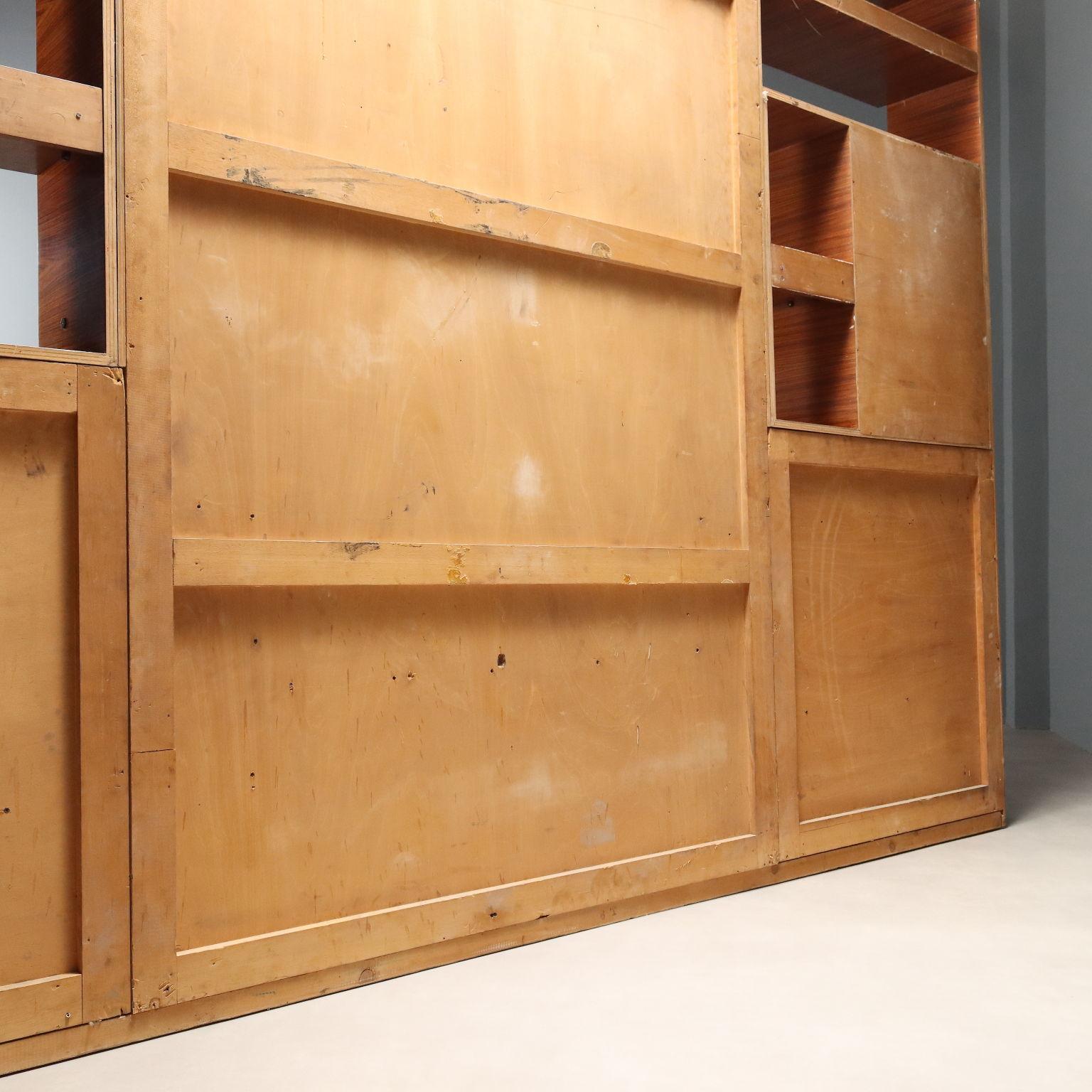 Armario de pared de los años 60 en venta 9