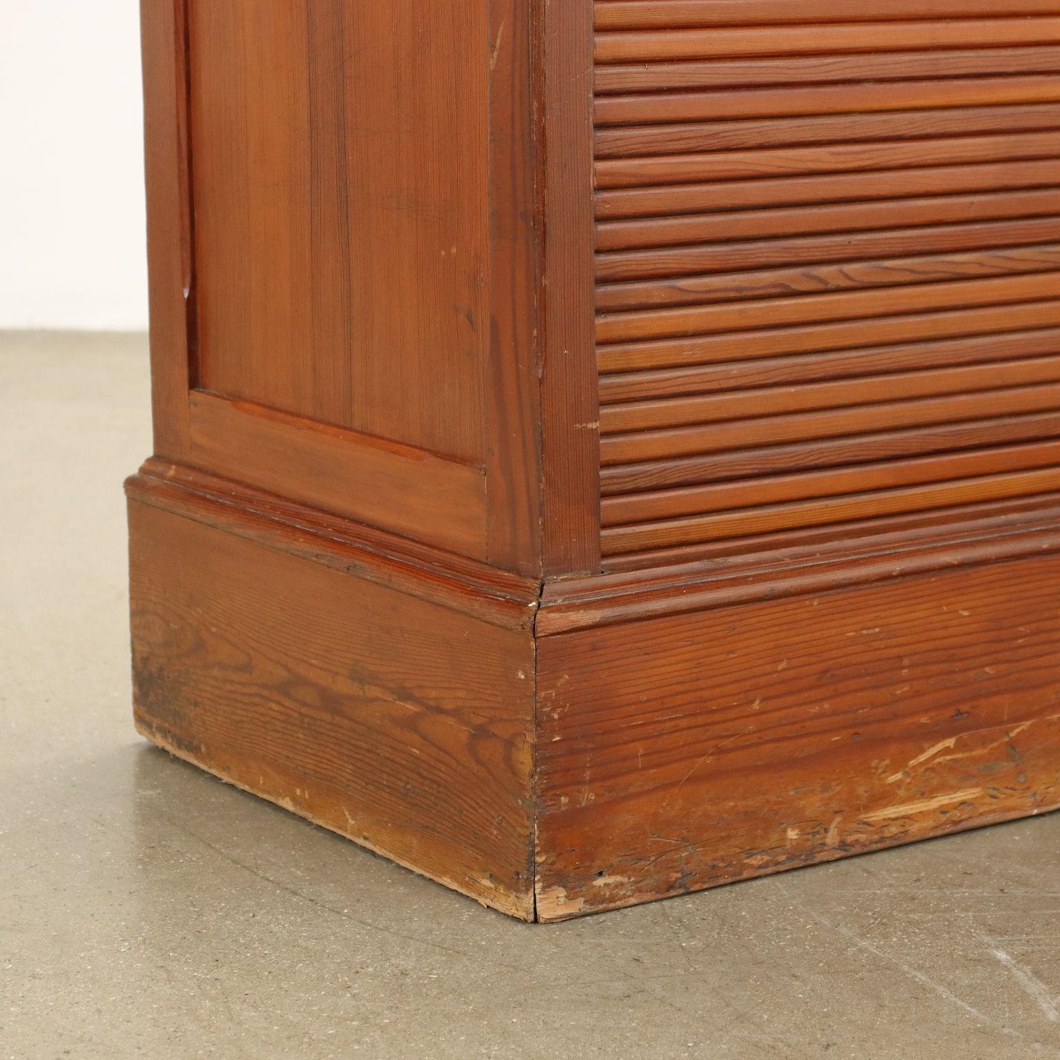 Rollladenschrank, 1940-50er Jahre im Angebot 1
