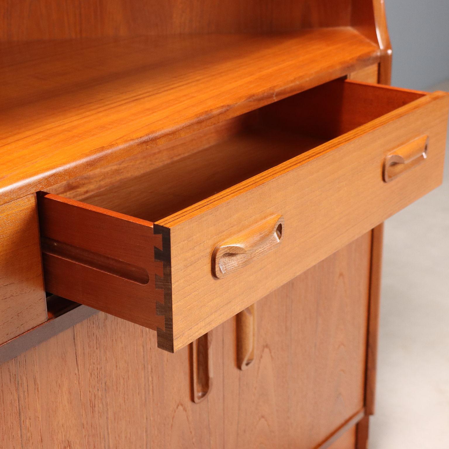 1960er Eckschrank im Angebot 2