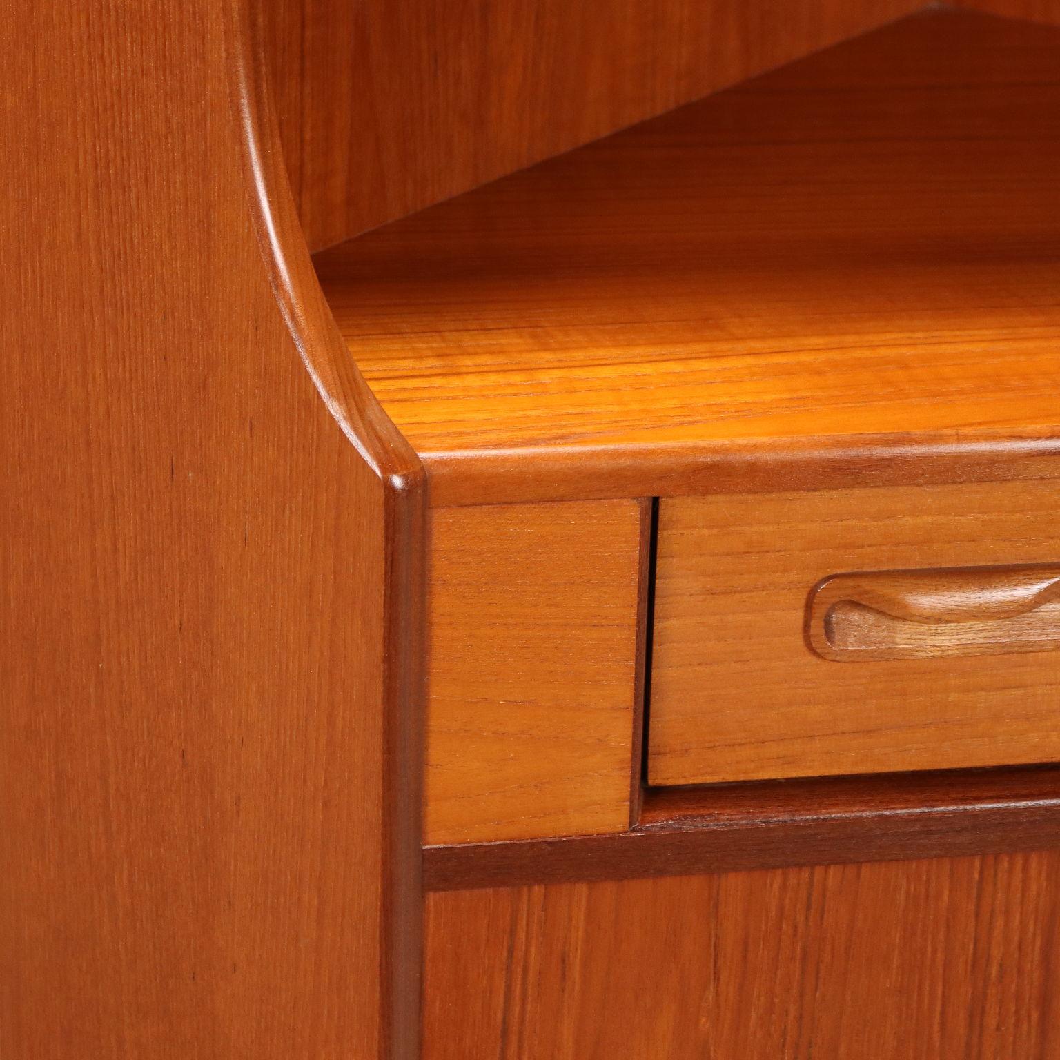 1960er Eckschrank im Angebot 1