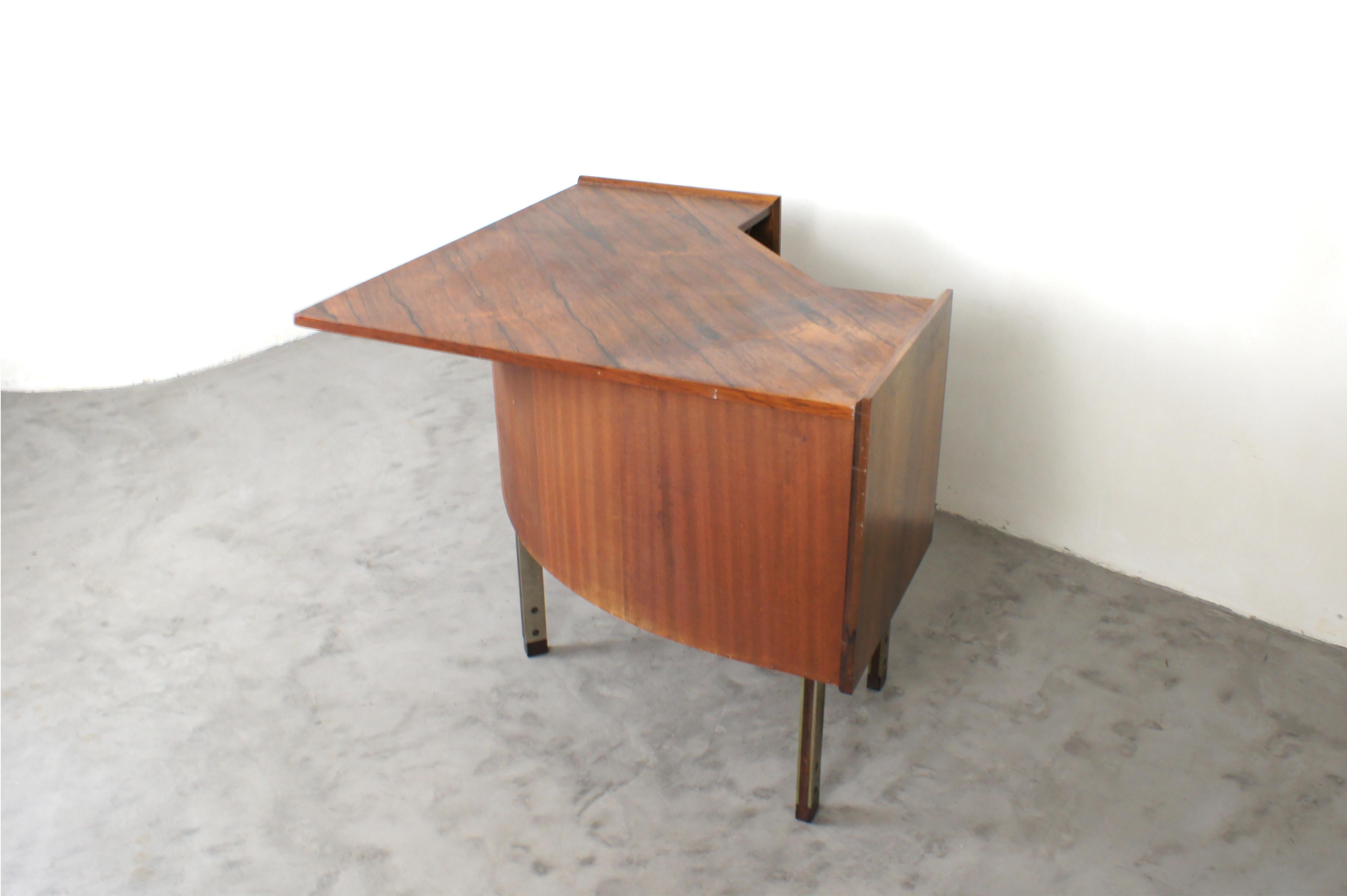 Mid-Century Modern Stereo-Bar Corner Cabinet Italian design 1960s For Sale