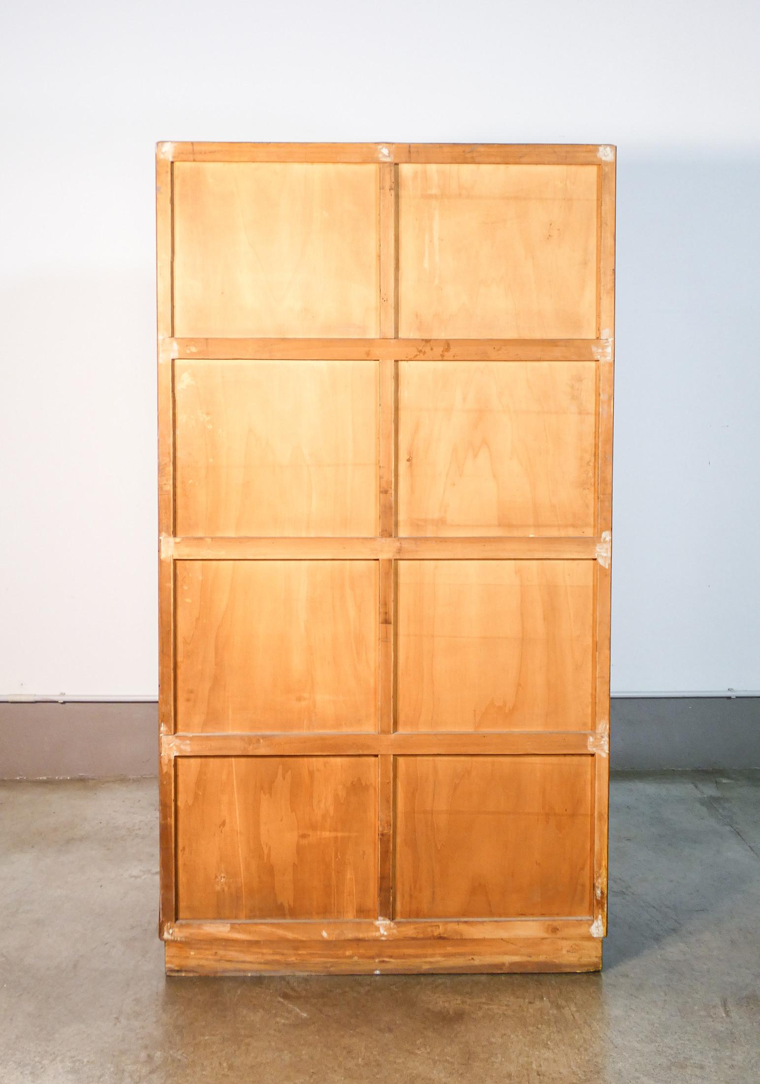 Mobile archivio a 24 cassetti con fronte a ribalta, in legno. Anni 40 1