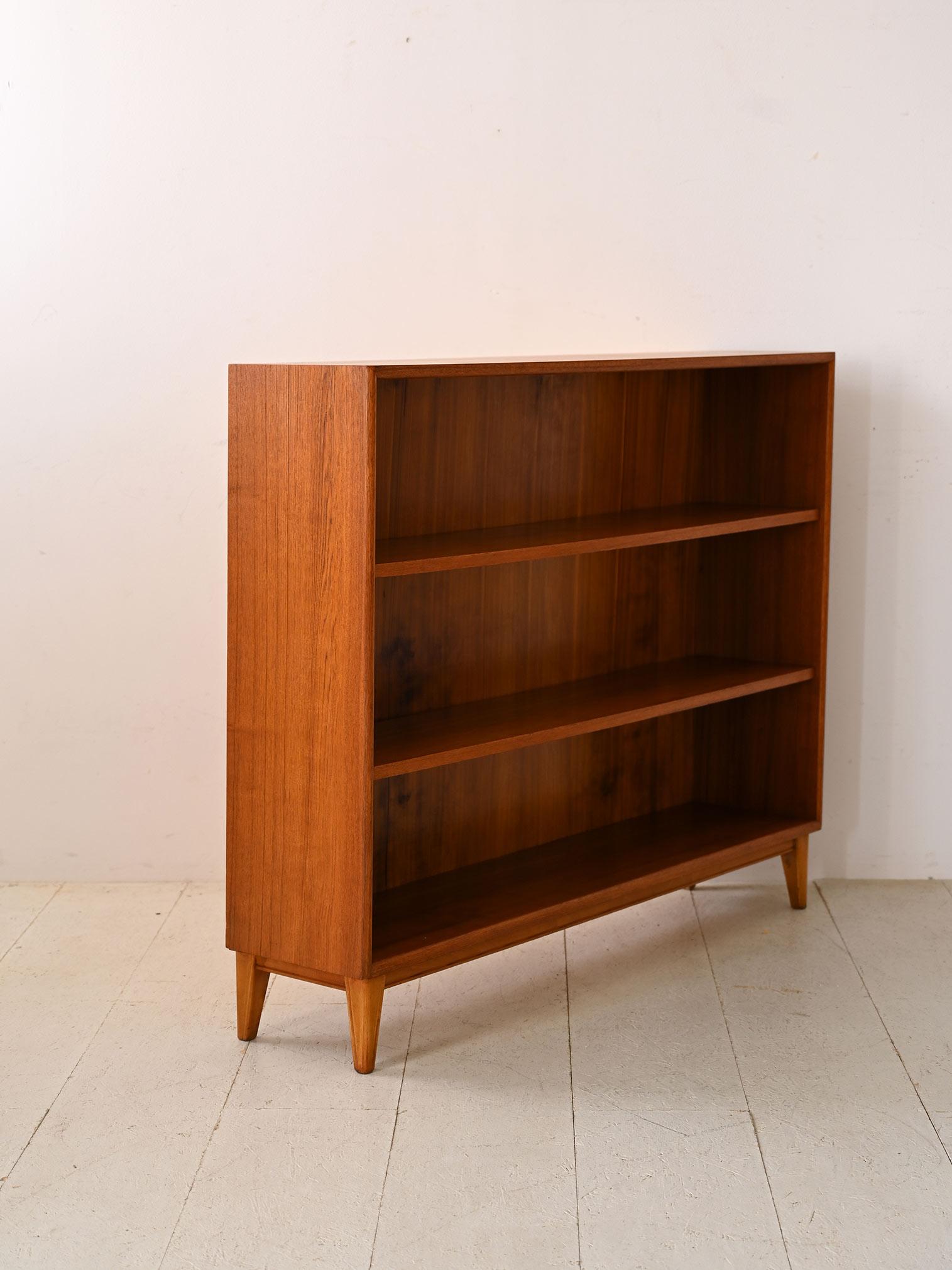 Alter Archivschrank (Skandinavische Moderne) im Angebot