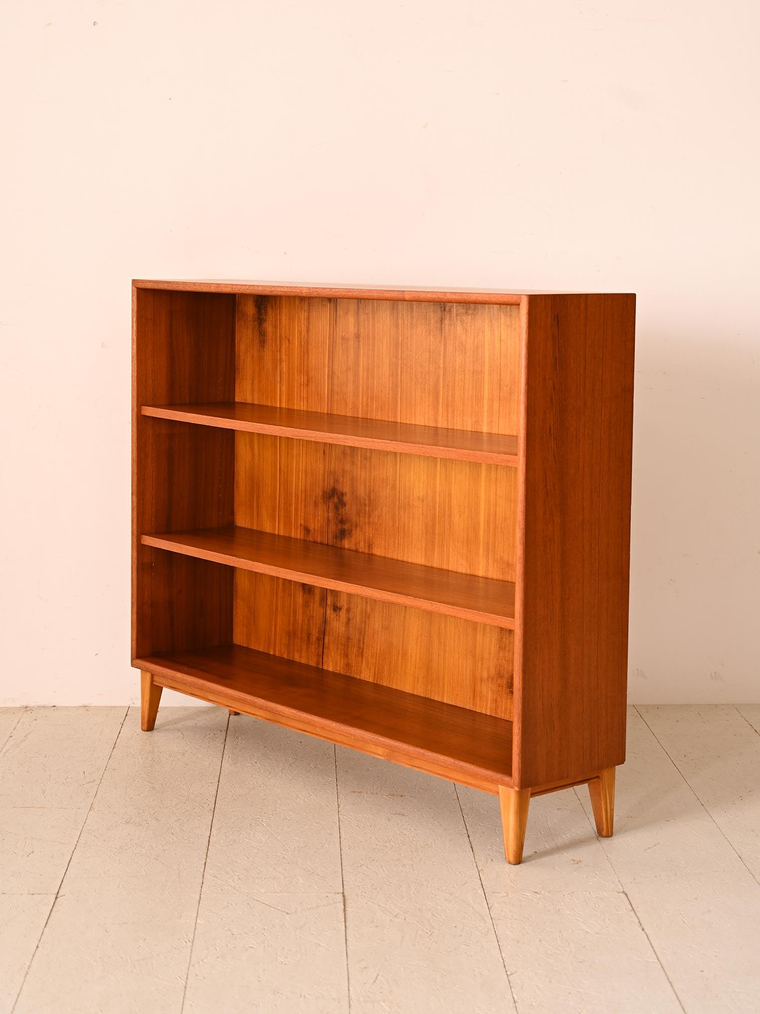 Alter Archivschrank (Scandinavian) im Angebot