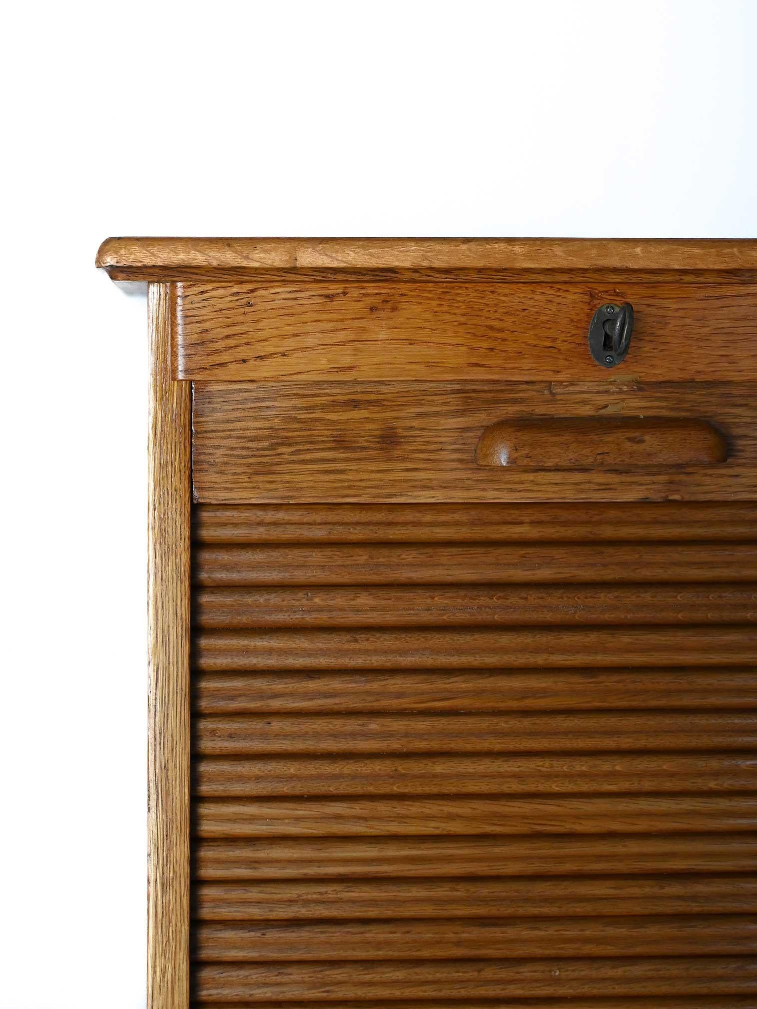 Archivador vintage Mid-20th Century en venta