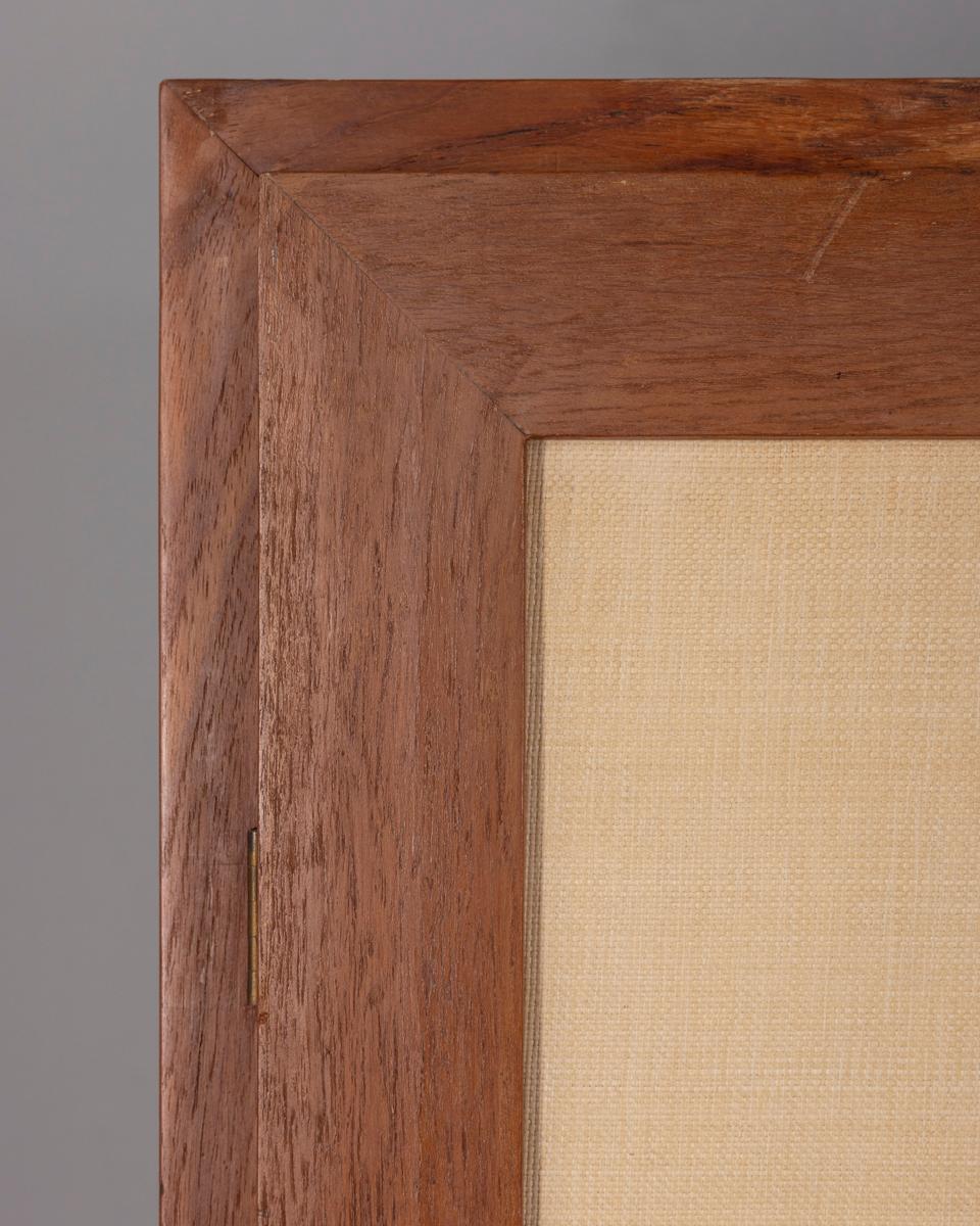 Mobile armadio in legno a due ante con tessuto, design Italiano, anni '60 en venta 8