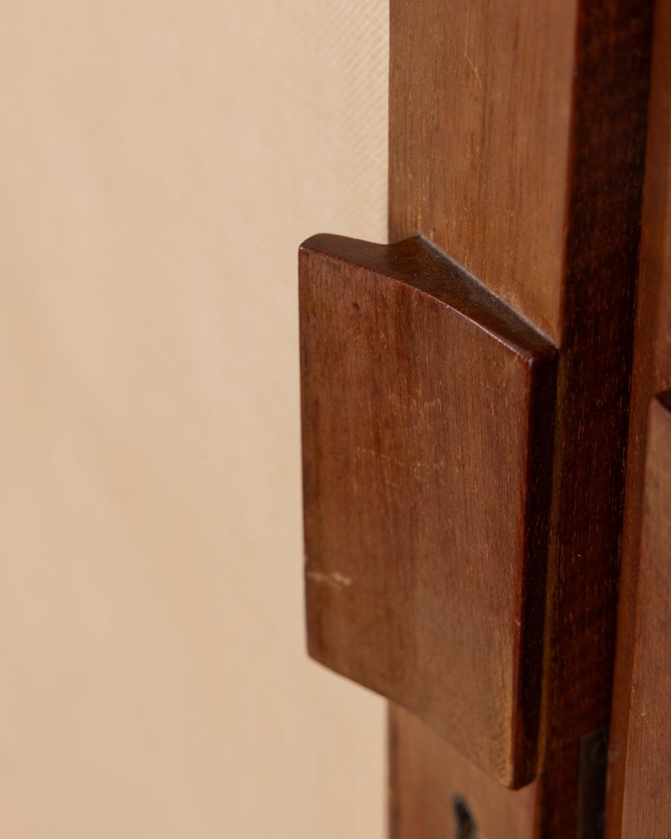 Mobile armadio in legno a due ante con tessuto, design Italiano, anni '60 en venta 1