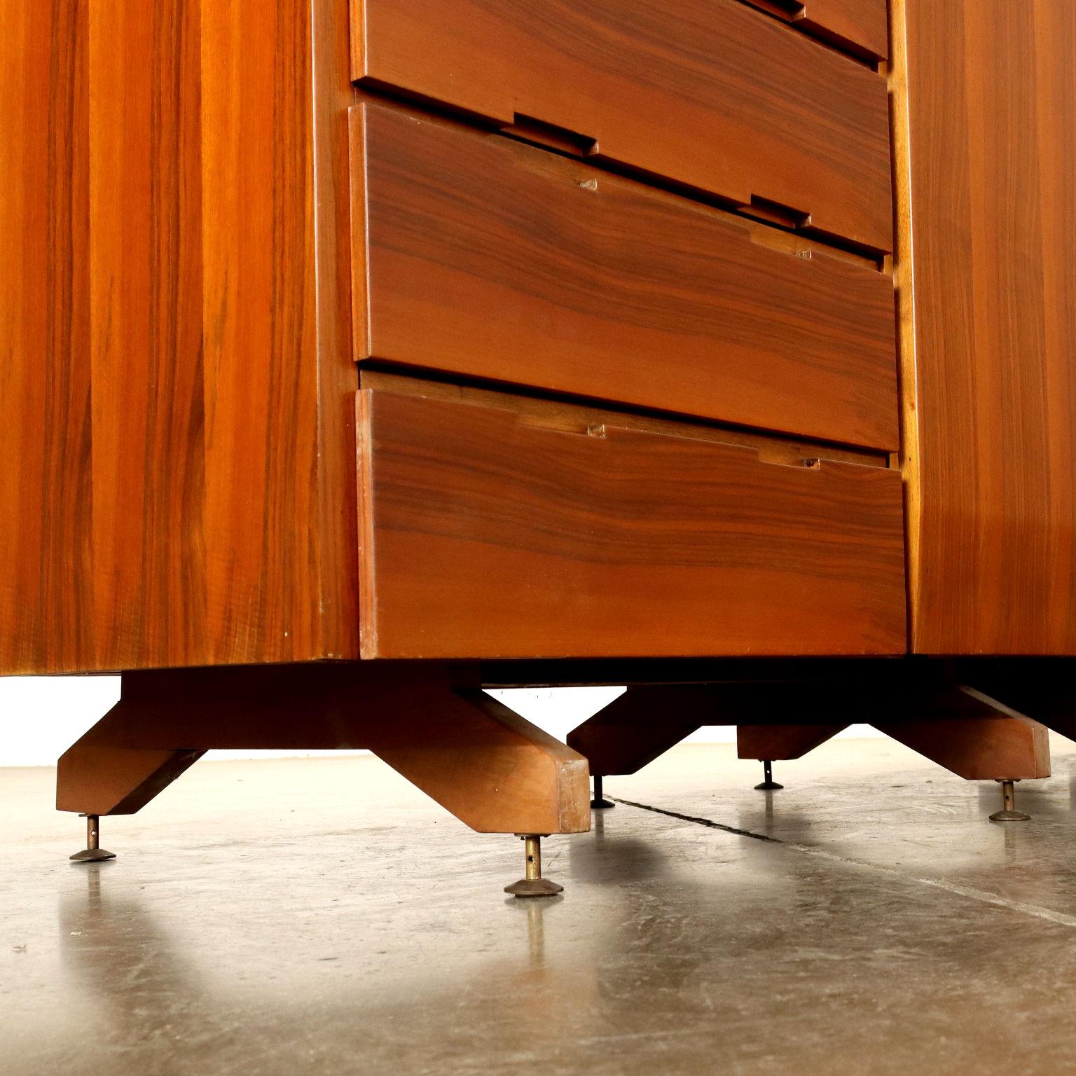 1960s Vintage Wardrobe Cabinet In Good Condition In Milano, IT