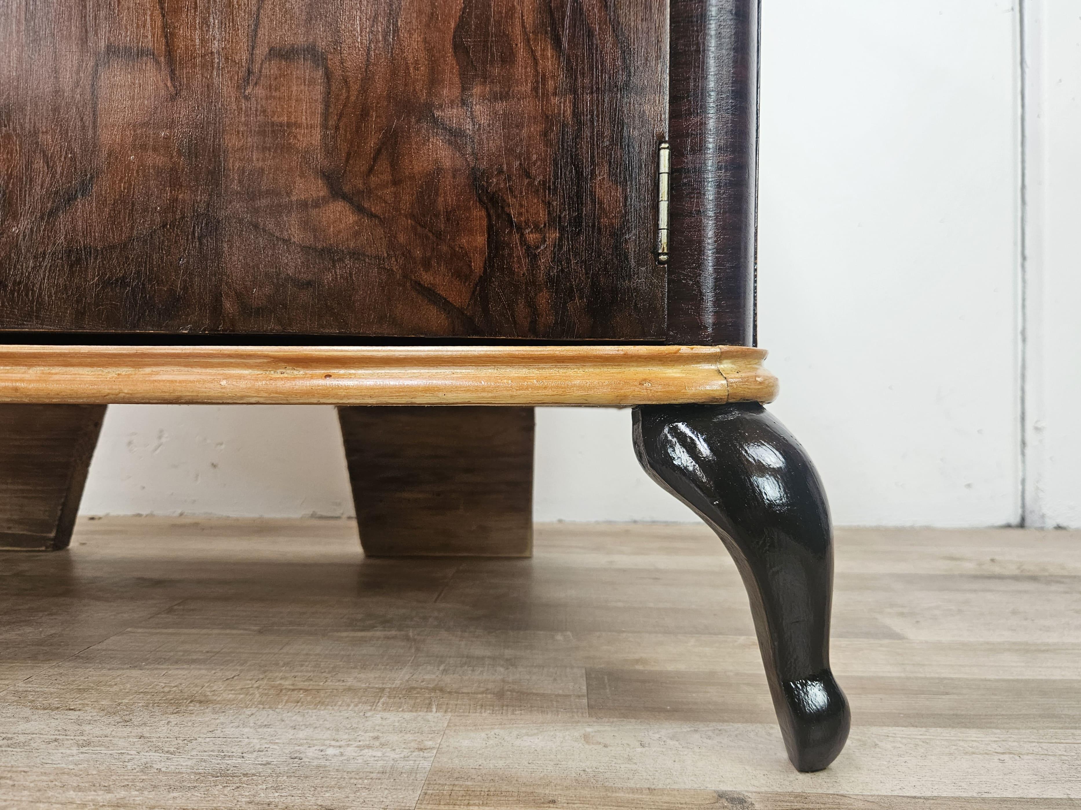 1950s Art Deco cabinet in mahogany burl with white marble top For Sale 11