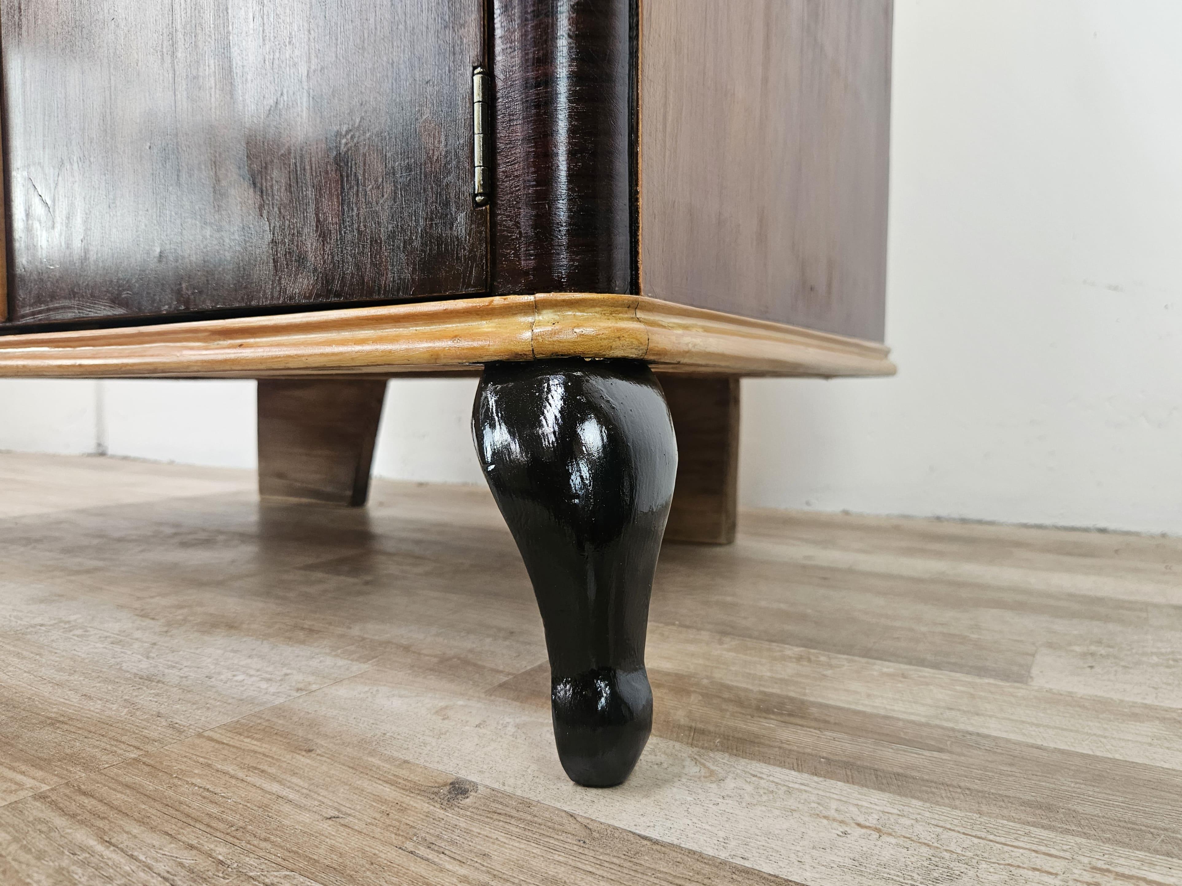 1950s Art Deco cabinet in mahogany burl with white marble top For Sale 12
