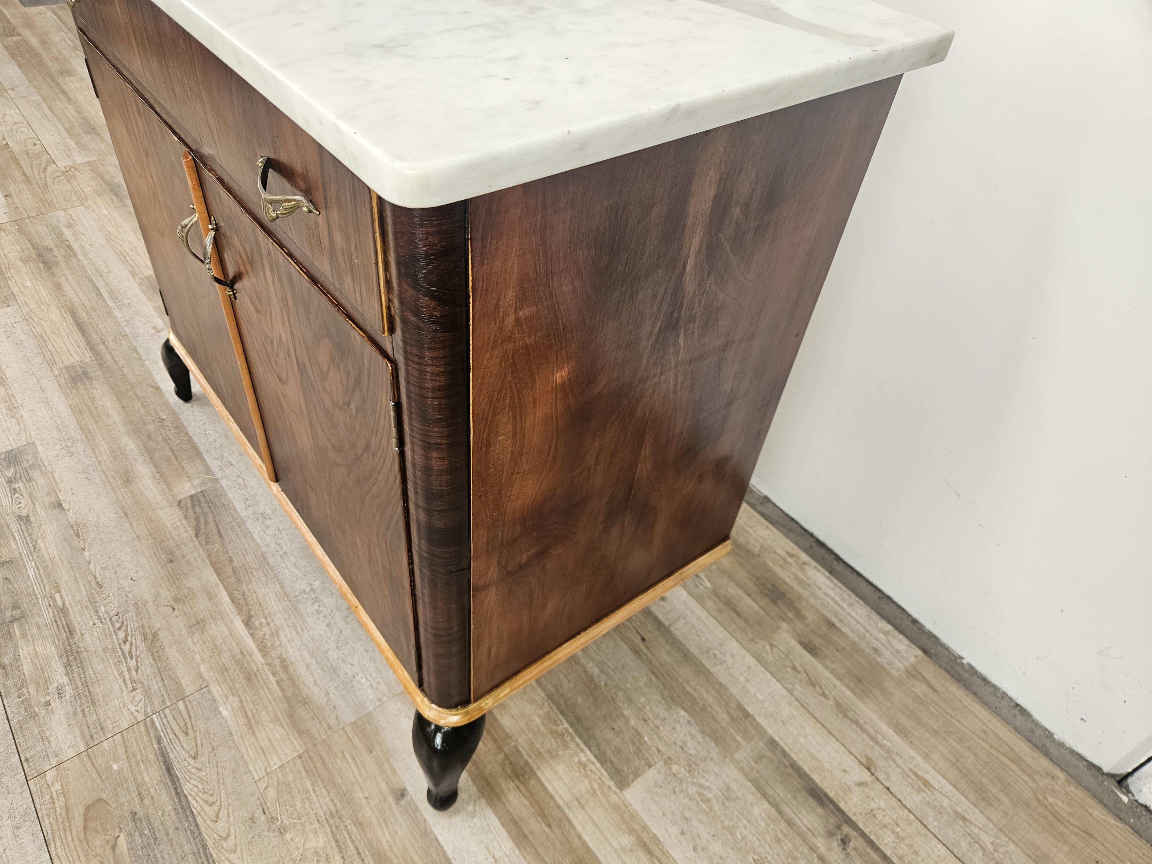 Italian 1950s Art Deco cabinet in mahogany burl with white marble top For Sale