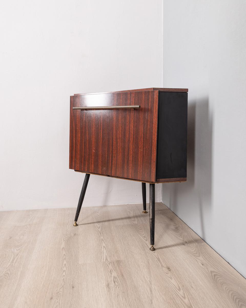Meuble de bar d'angle en bois vintage des années 1960, design italien en vente 1