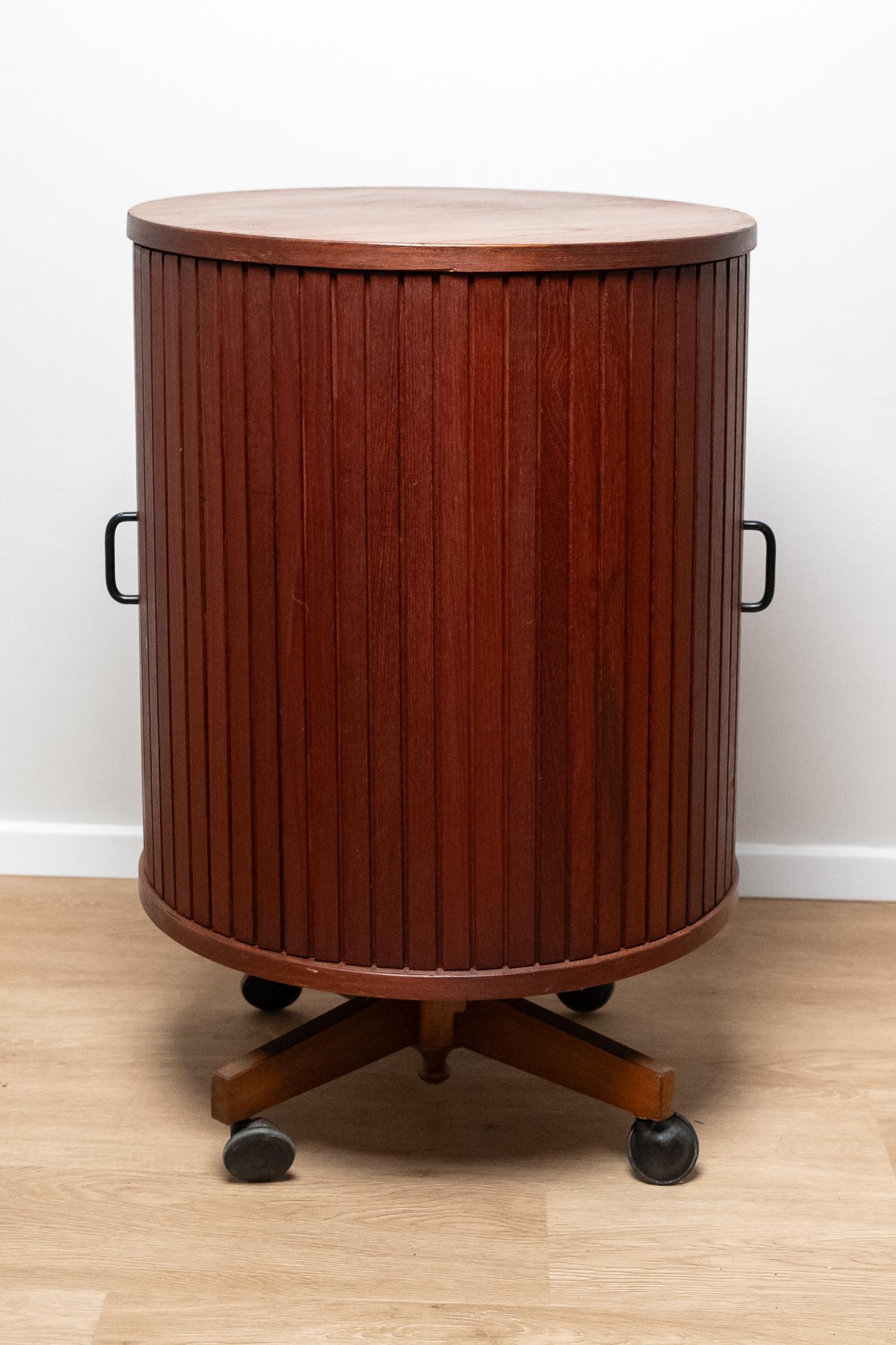 Mobile bar girevole in teak,  Anni '60 in vendita 1