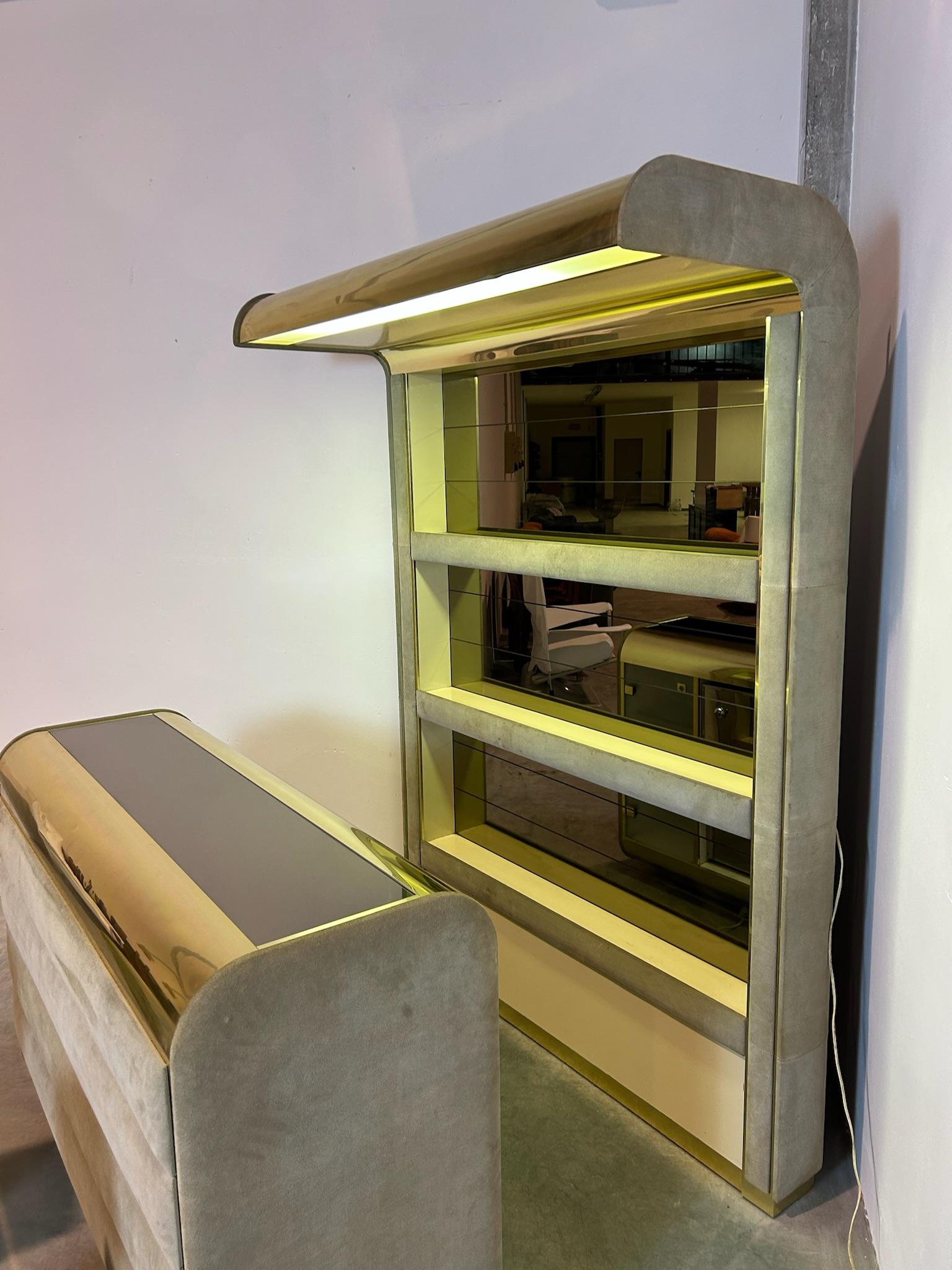 Mobile Bar Hollywood Regency di Willy Rizzo in ottone scamosciato Cuero en venta