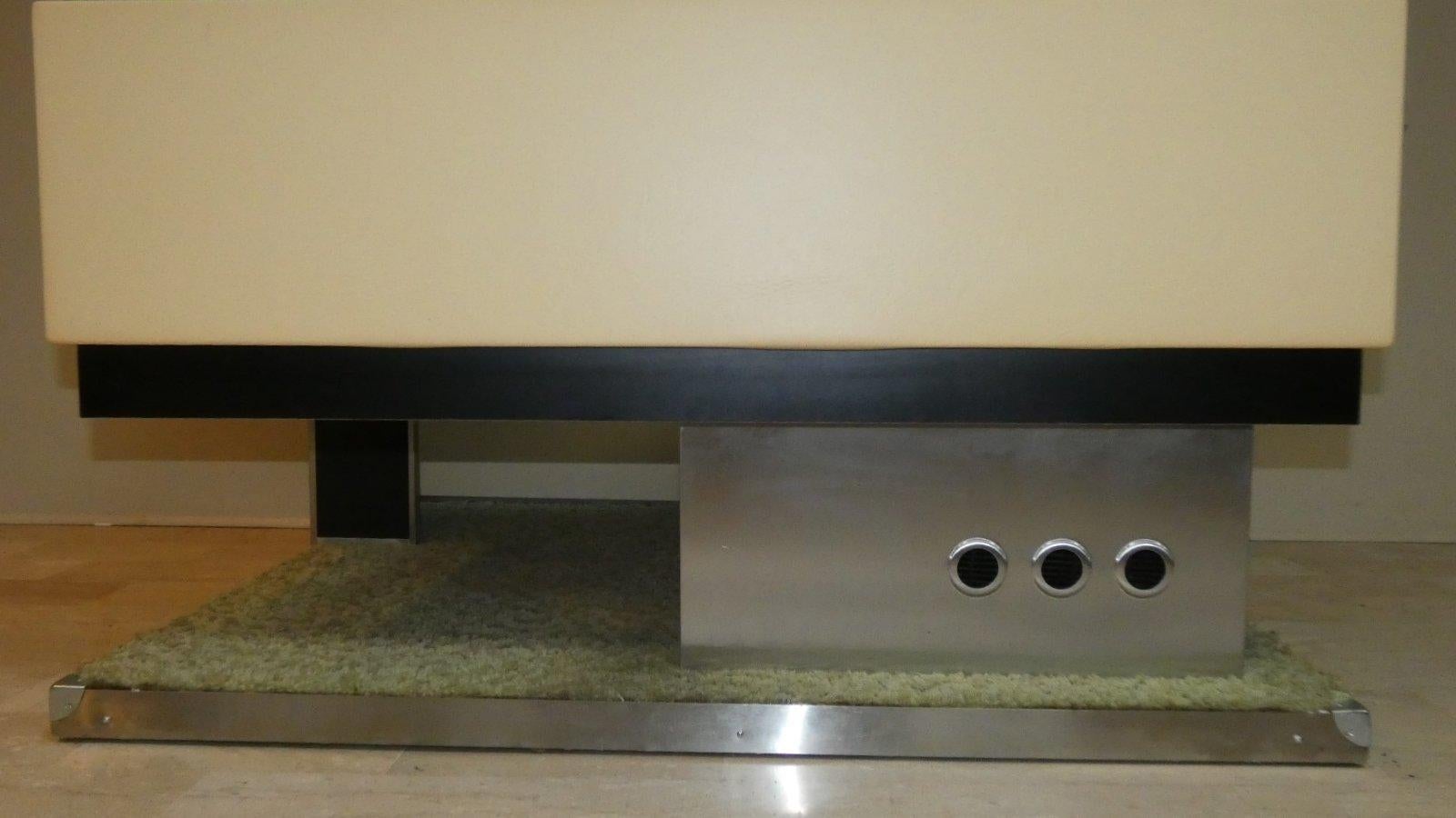 Late 20th Century Mobile bar in legno e vinile di E. Sottsass, anni '70, set di 2 in vendita
