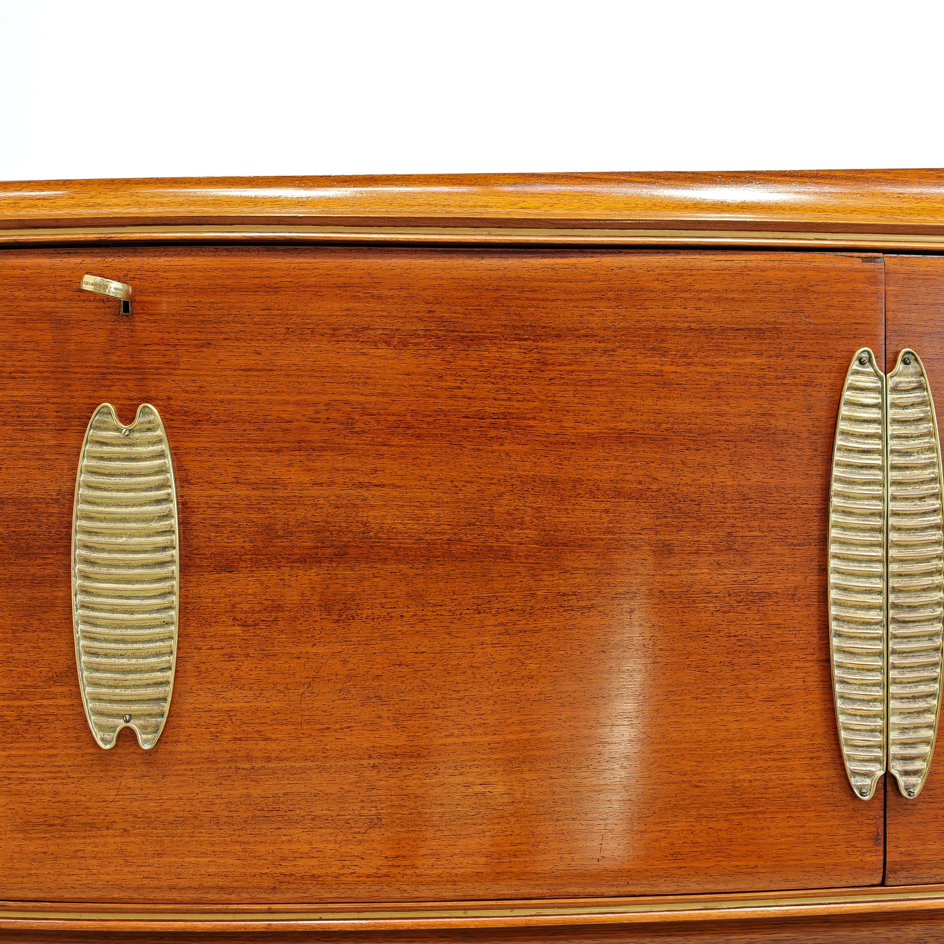 20th Century Italian-made Deco-style bar cabinet by Vittorio Dassi 1940s-50s For Sale