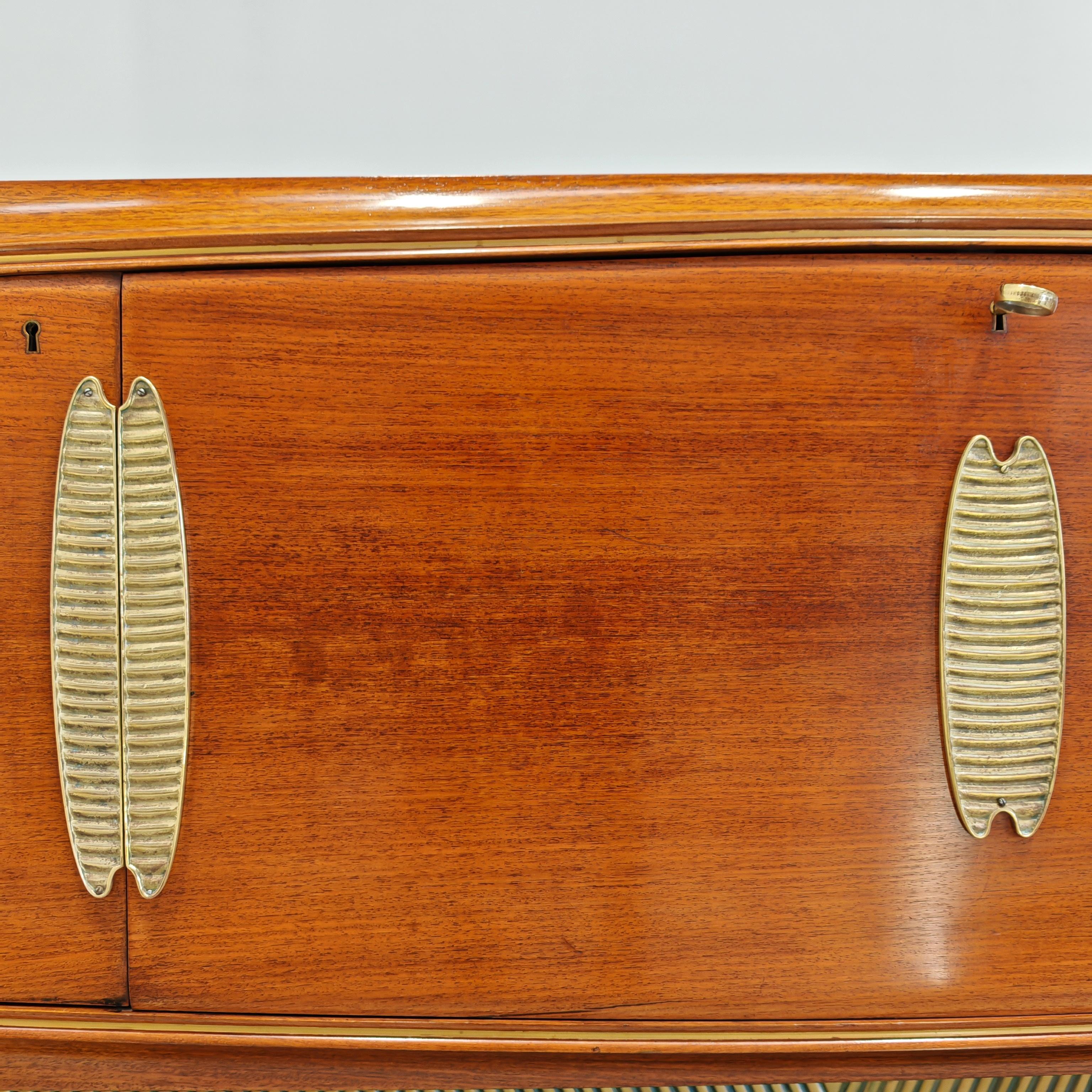 Brass Italian-made Deco-style bar cabinet by Vittorio Dassi 1940s-50s For Sale
