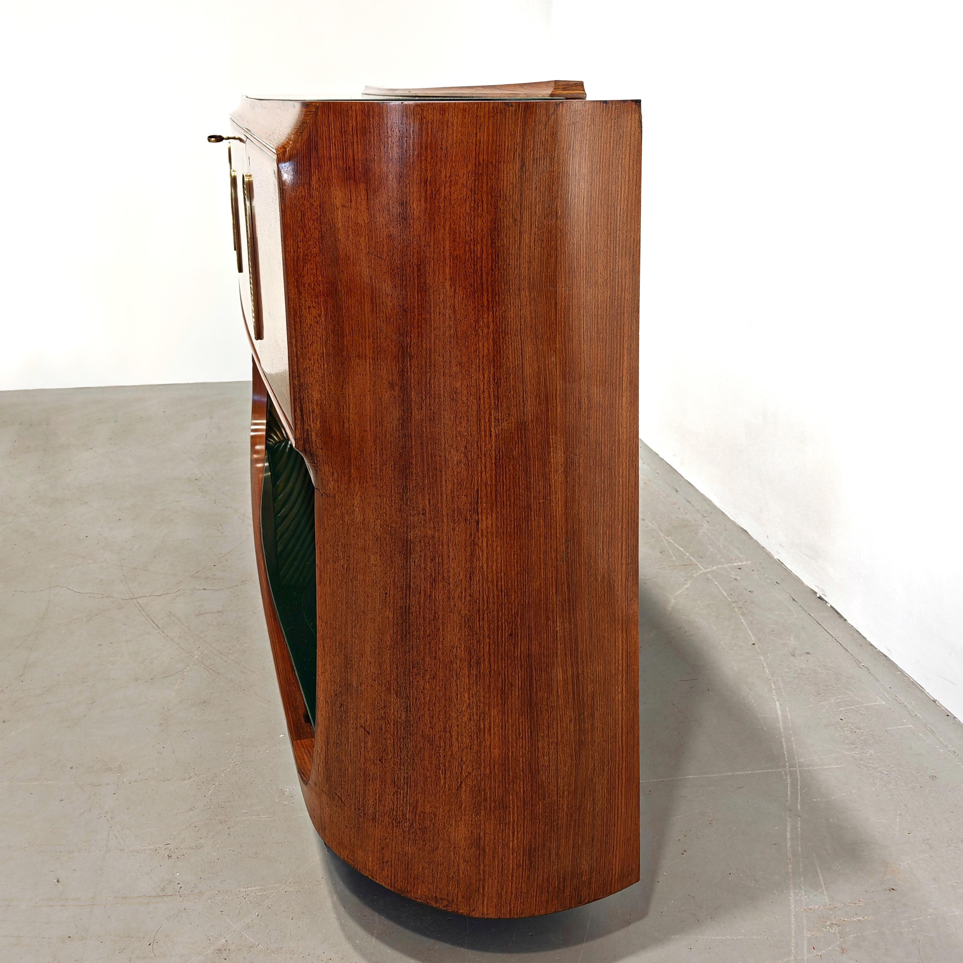 Italian-made Deco-style bar cabinet by Vittorio Dassi 1940s-50s For Sale 2