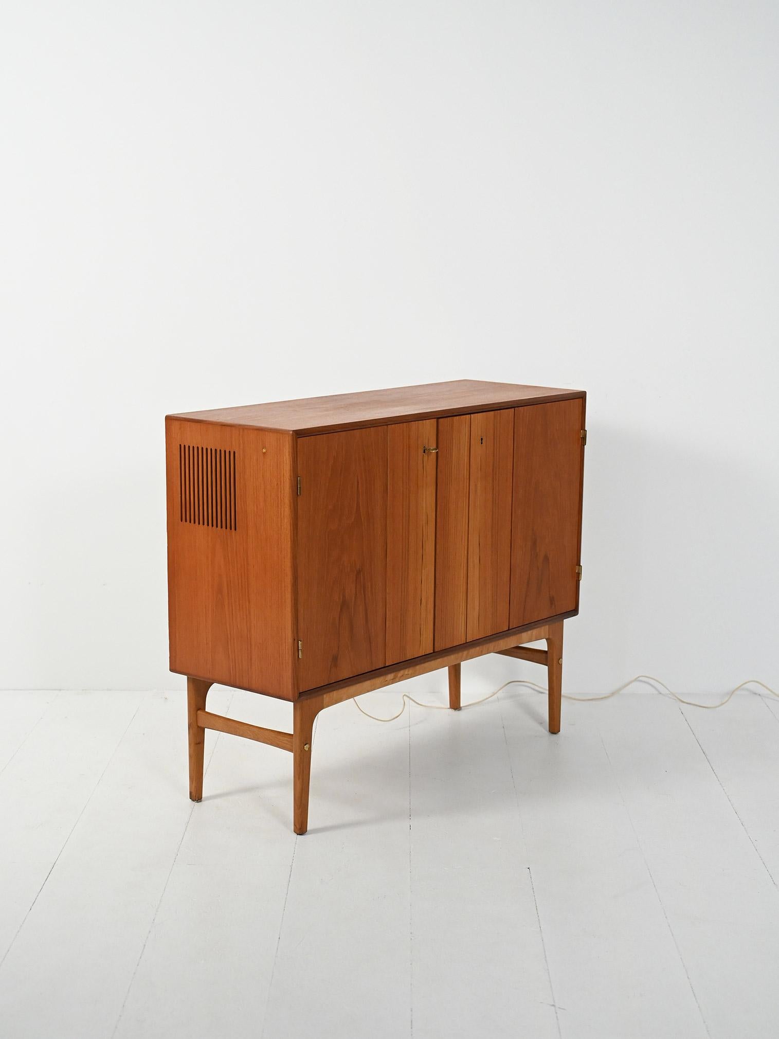 Mid-20th Century Mobile bar scandinavo anni ’50 in teak For Sale