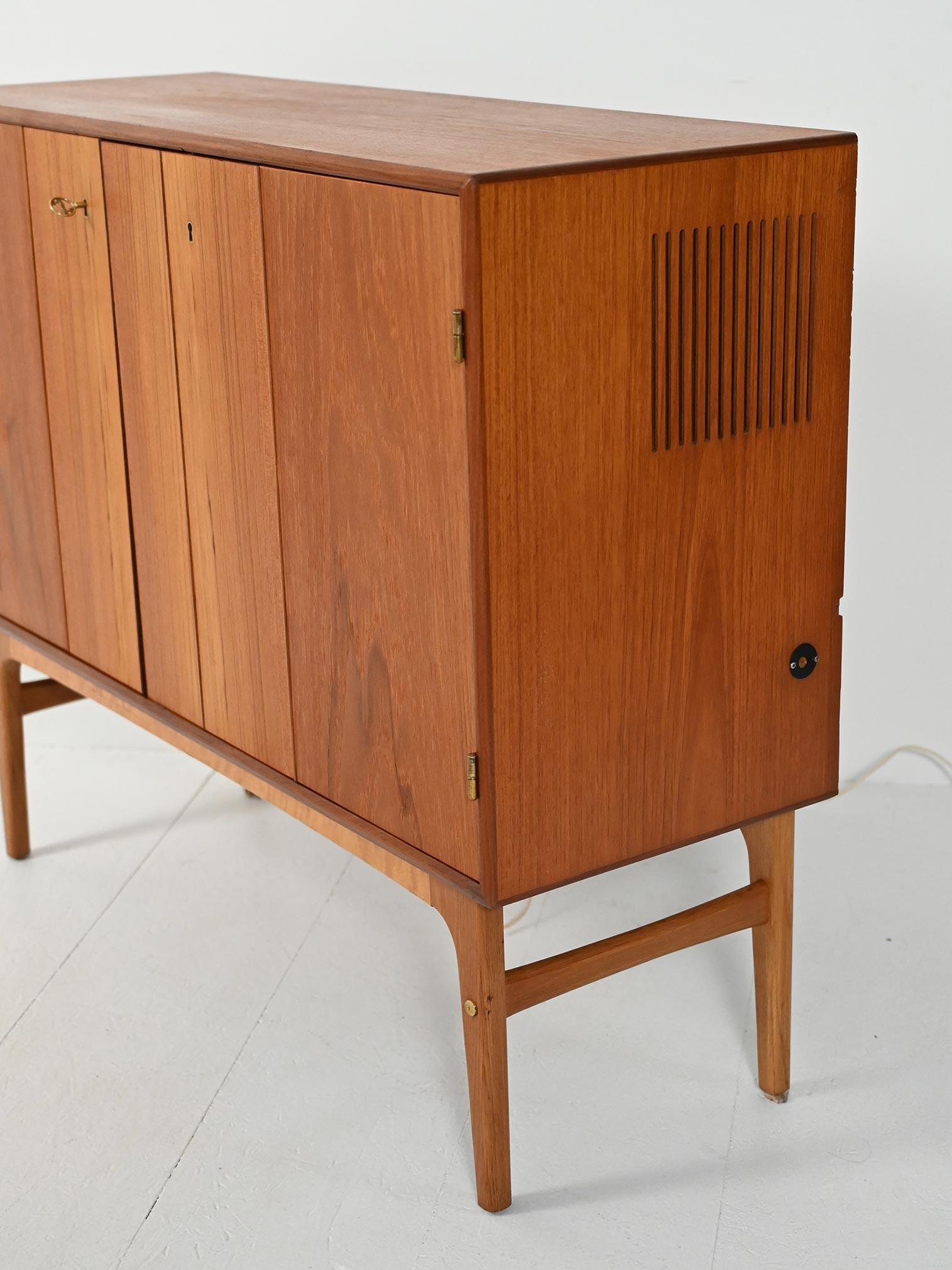 Mobile bar scandinavo anni ’50 in teak For Sale 2