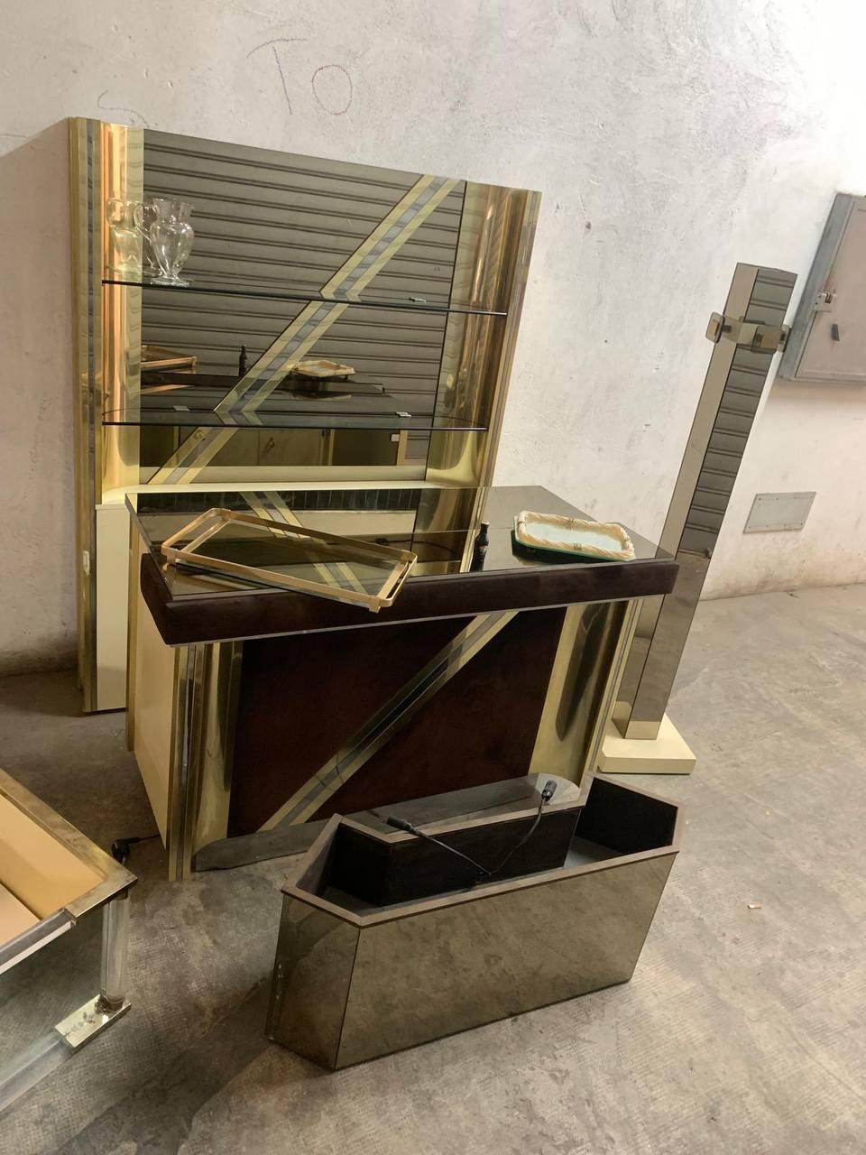 20th Century Mobile Bar  vintage Hollywood Regency set from the 1970s. For Sale