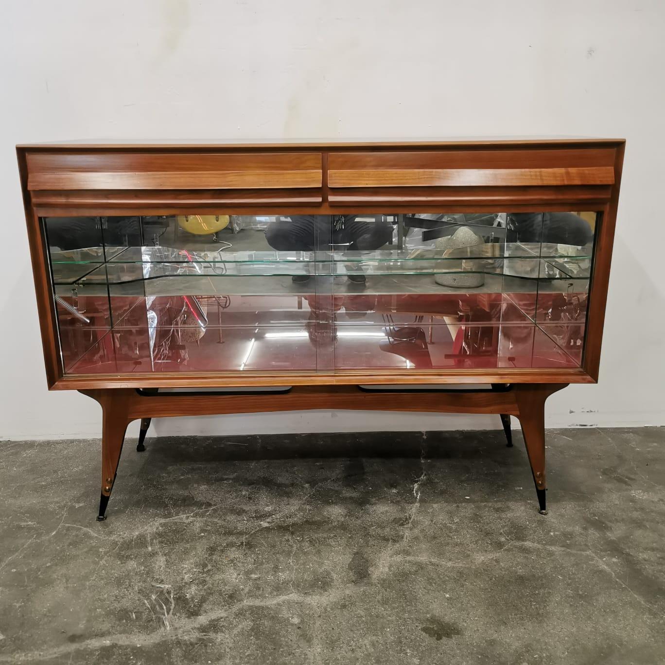 Mobile bar Sorgente dei mobili Cantu, 1950 mediados del siglo XX en venta