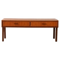 Commodes and Chests of Drawers