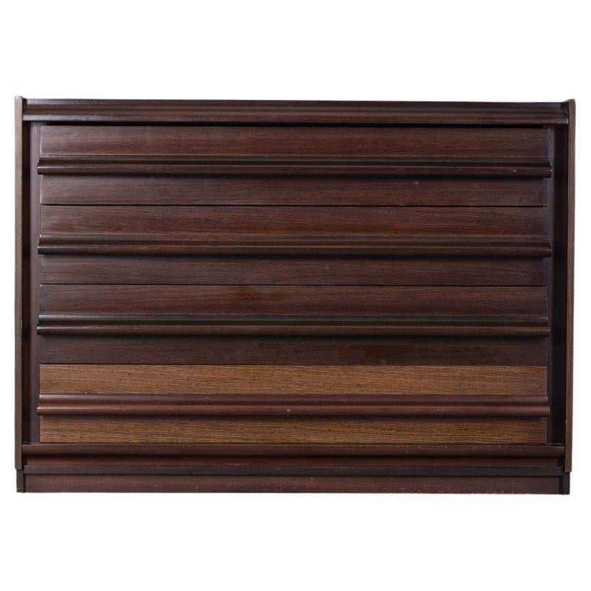 Walnut chest of drawers with four drawers, Italian design, 1960s.

CONDITION:
In good condition, with signs of wear due to time.

SIZING:
Height 70 cm; width 99 cm; depth 42 cm;

MATERIALS:
Wood.

YEAR OF CONSTRUCTION:
1960s.