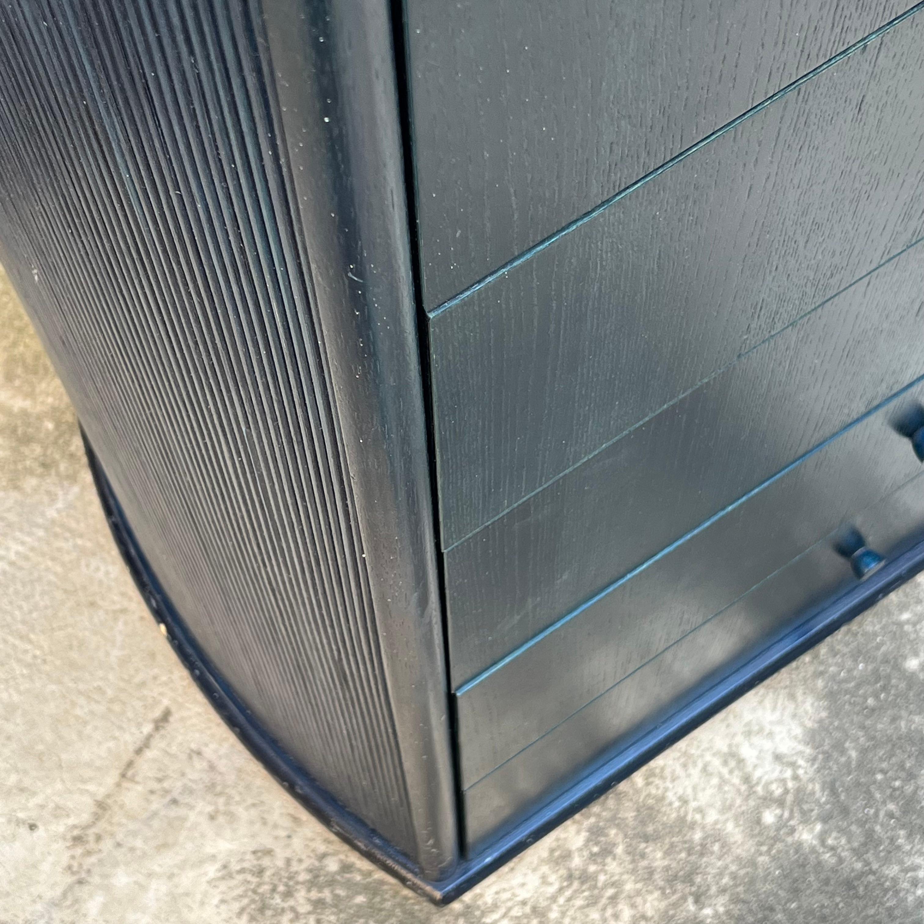 Drawer cabinet 