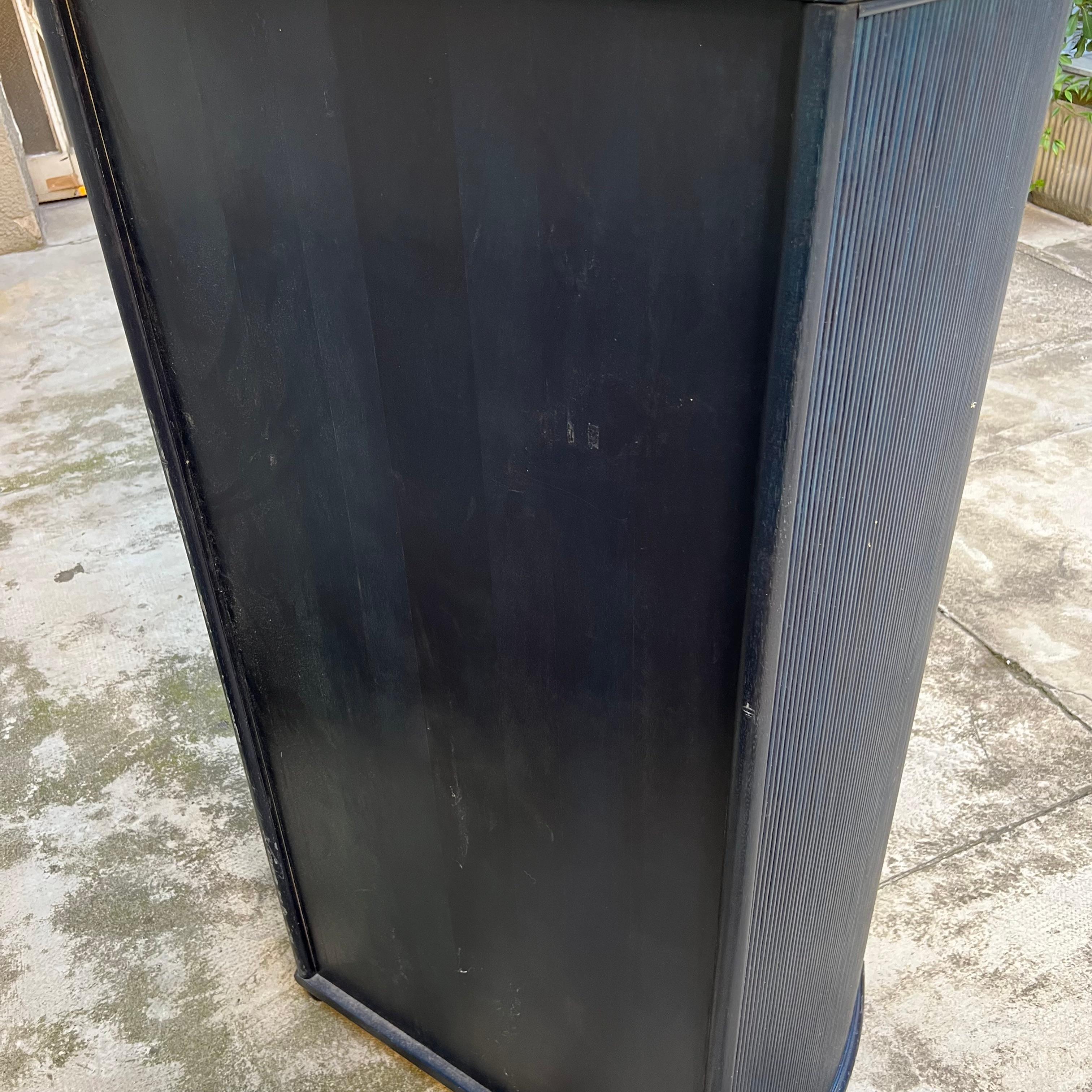 Drawer cabinet 
