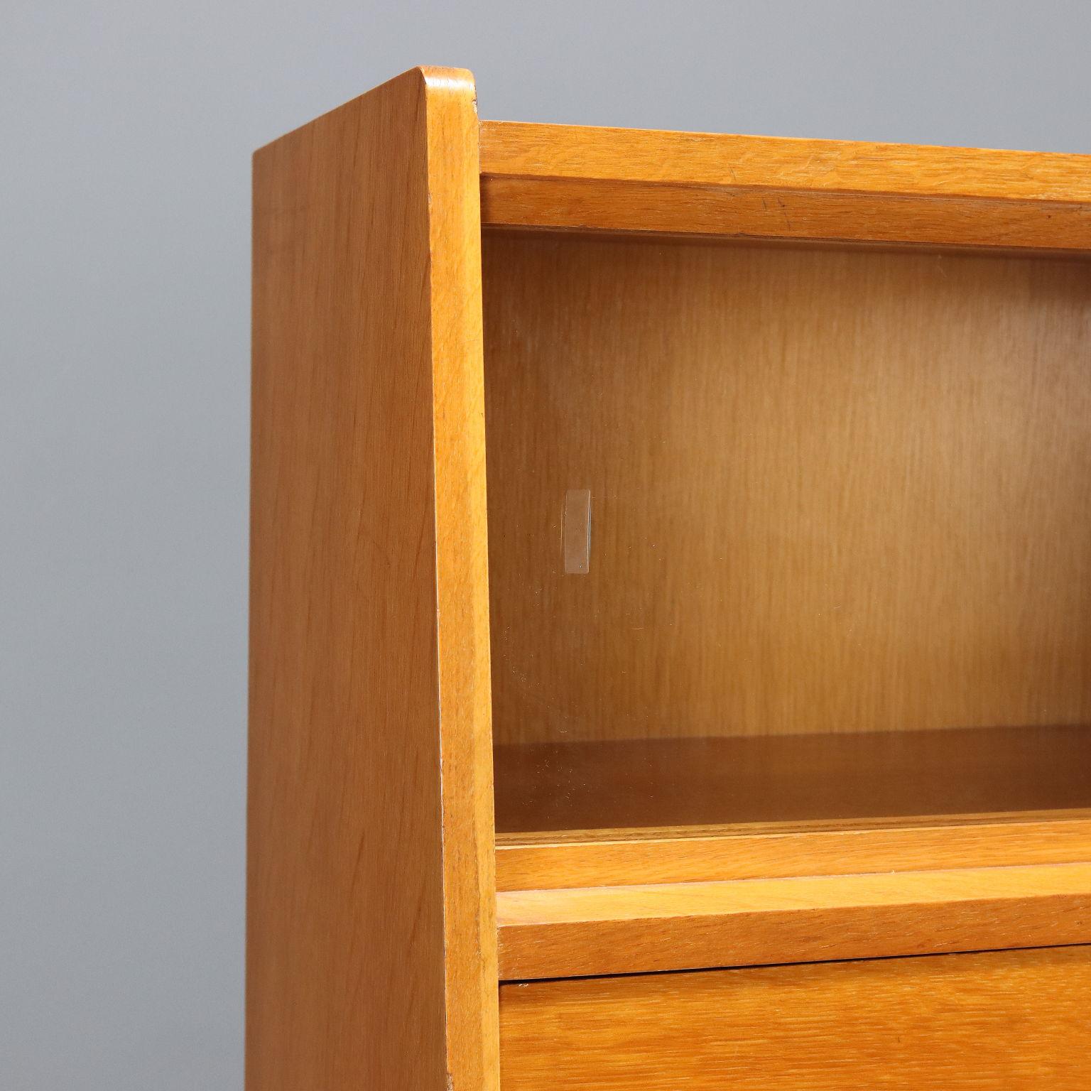 Cabinet with flap from the 1960s In Good Condition For Sale In Milano, IT