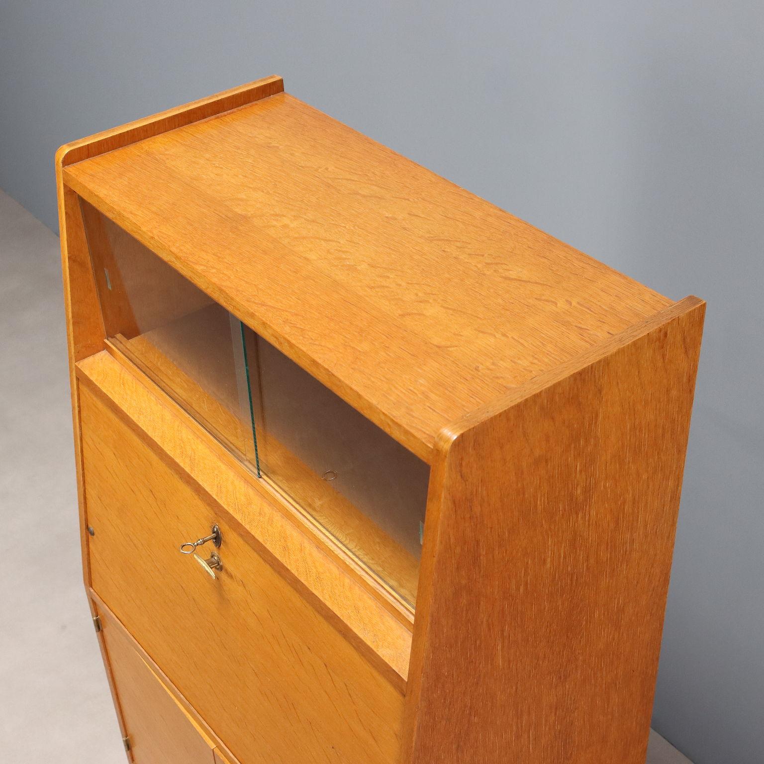 Cabinet with flap from the 1960s For Sale 2