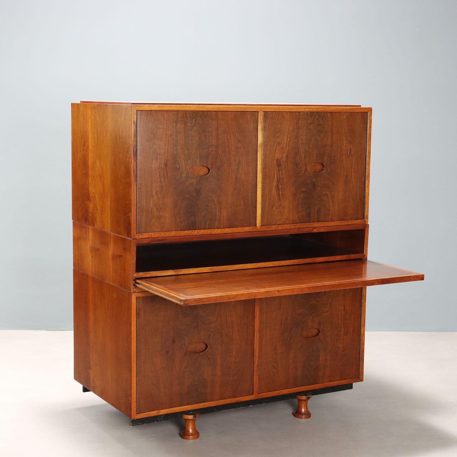 Italian Armoire avec bureau 1960 Bernini production en vente