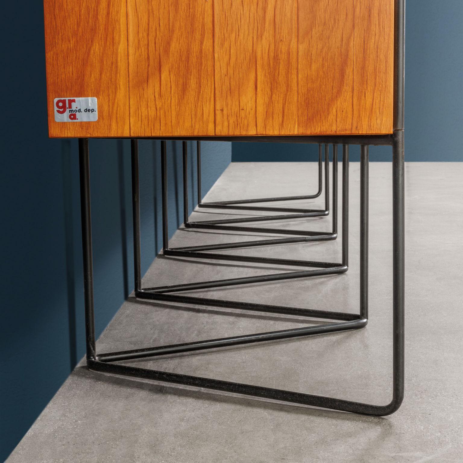 Armoire de Taichiro Nakai pour La Permanente Furniture 1950 restaurée en vente 1