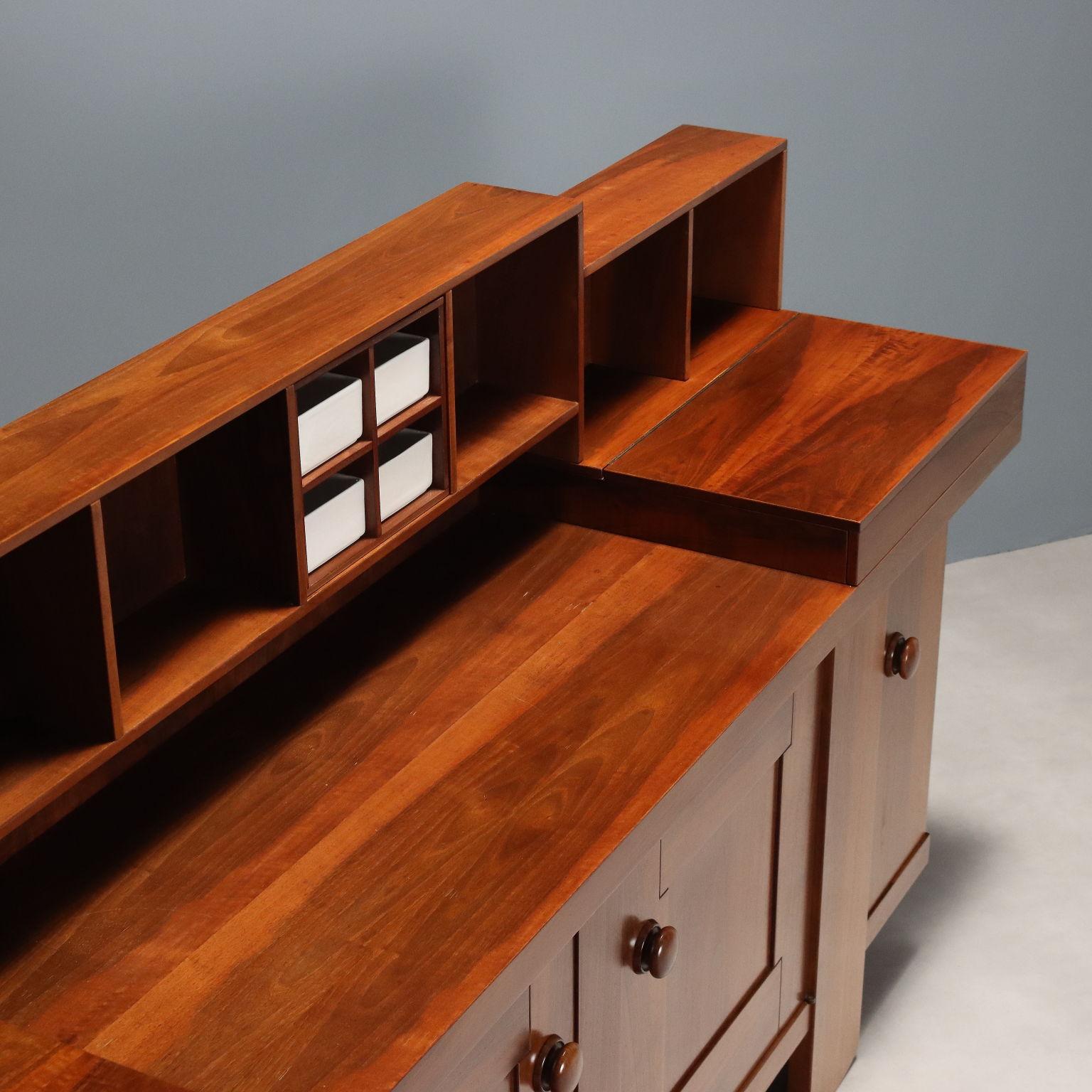 Late 20th Century Mobile Credenza di Silvio Coppola per Bernini in vendita
