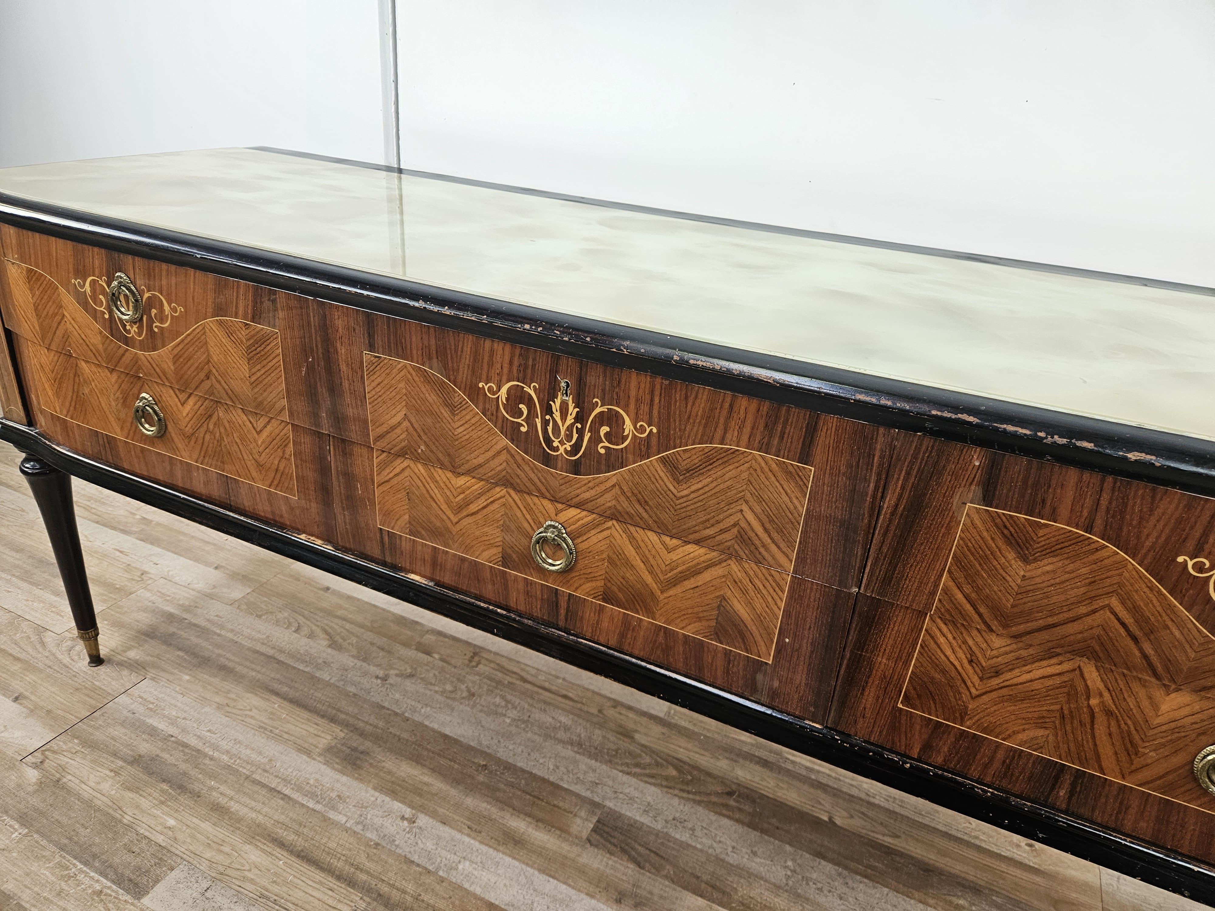 Mid Century wood and brass bedroom cabinet with six drawers and glass top For Sale 3
