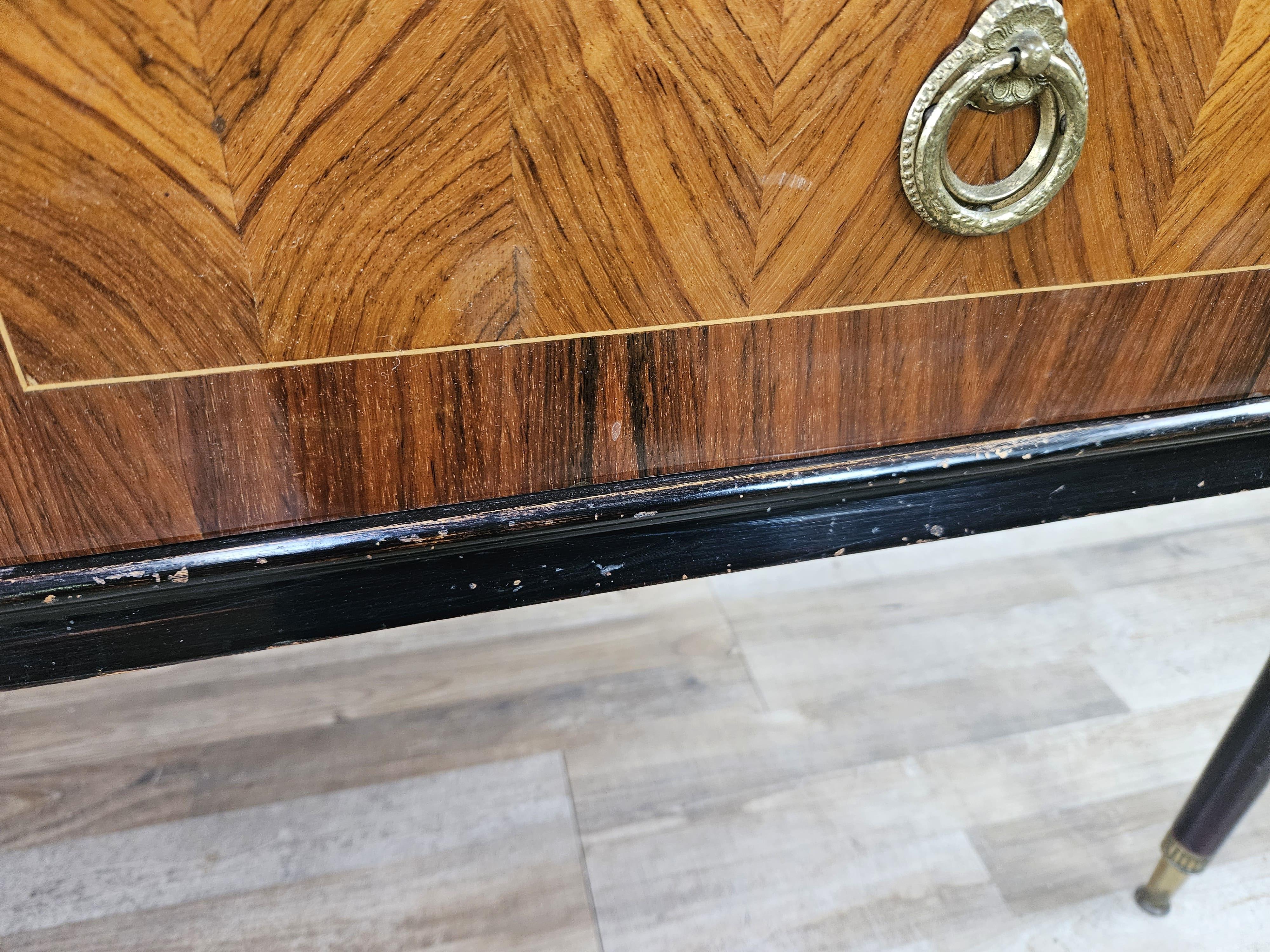 Mid Century wood and brass bedroom cabinet with six drawers and glass top For Sale 5