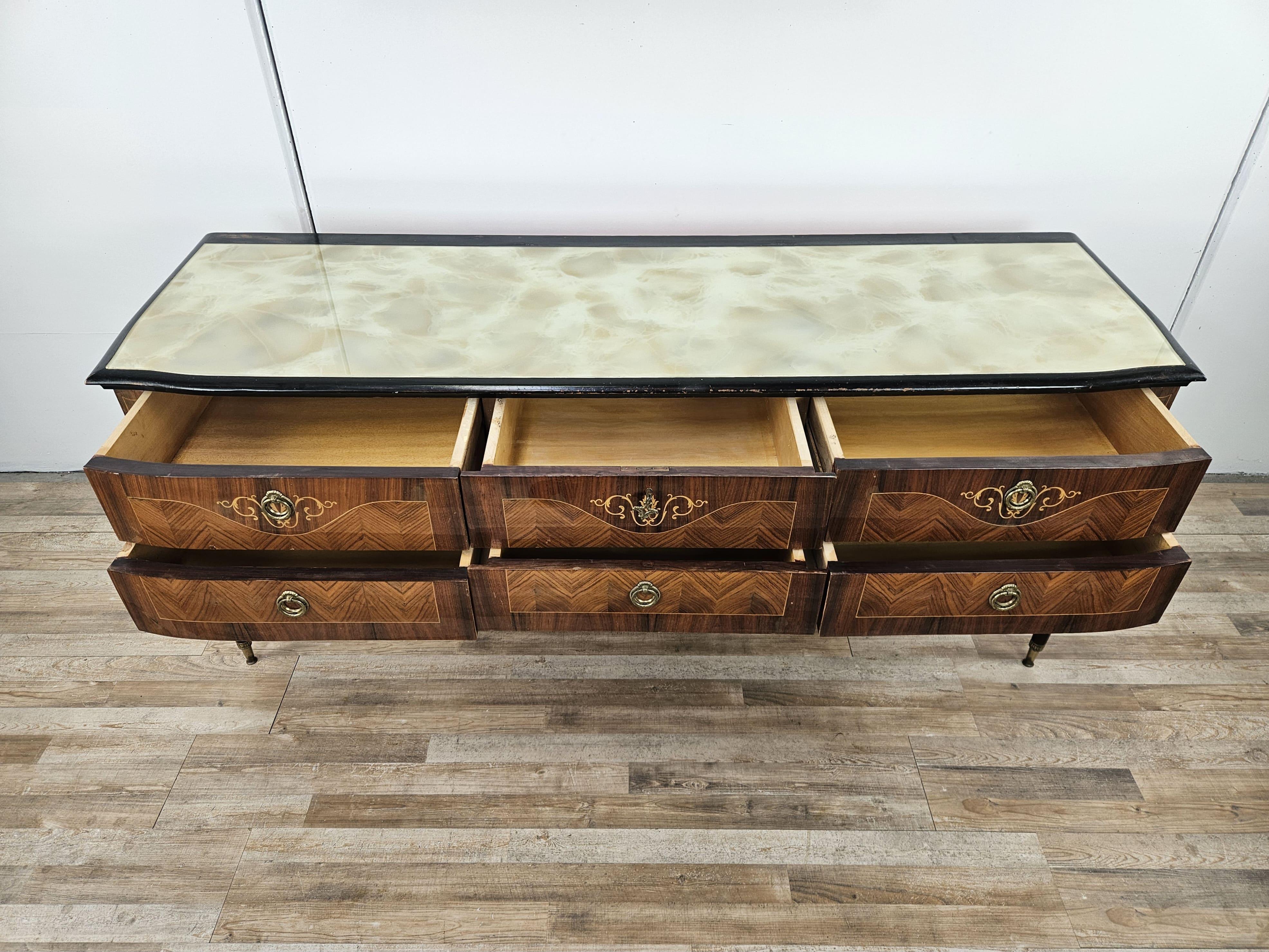 Mid Century wood and brass bedroom cabinet with six drawers and glass top For Sale 6