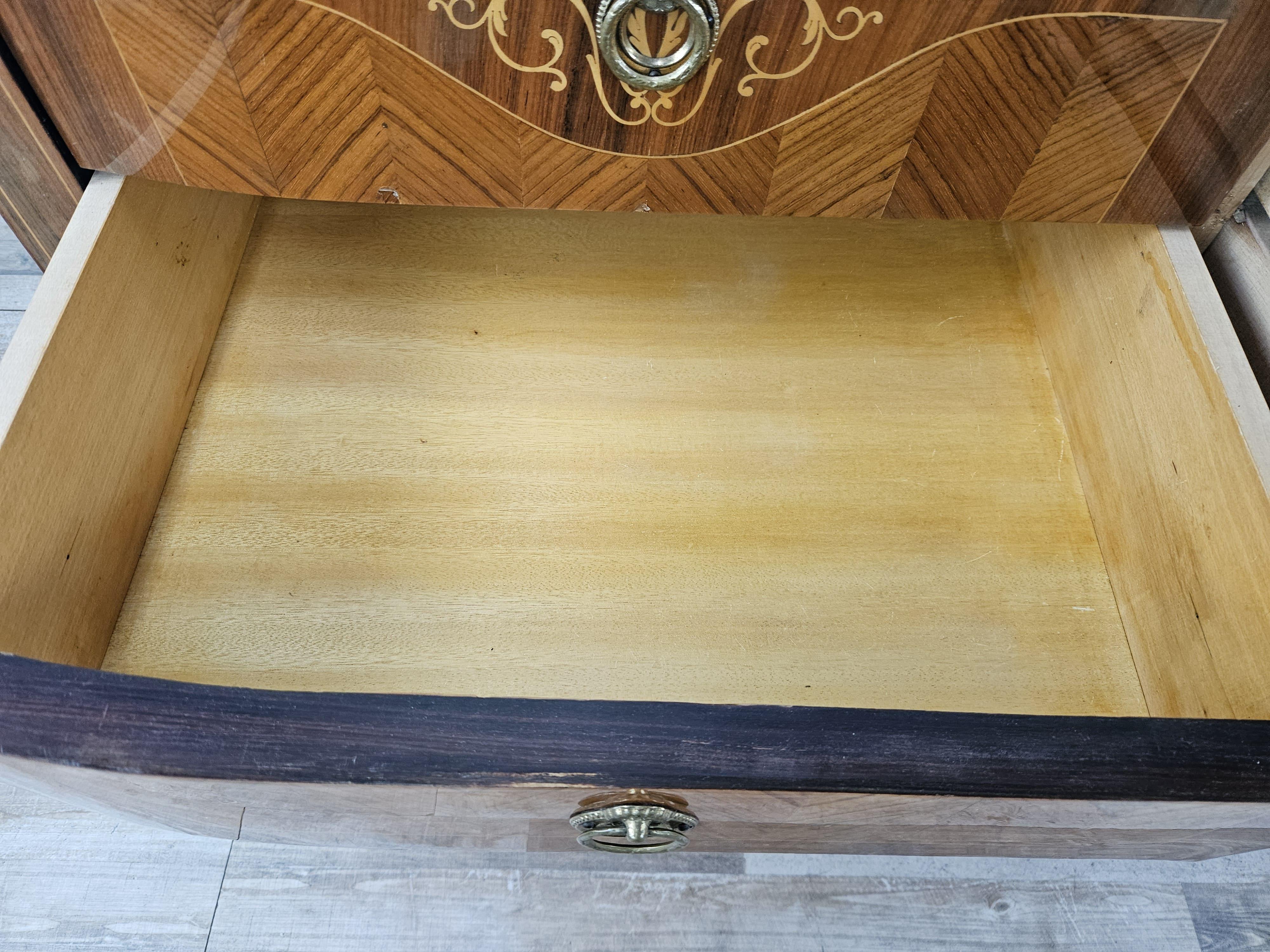 Mid Century wood and brass bedroom cabinet with six drawers and glass top For Sale 8