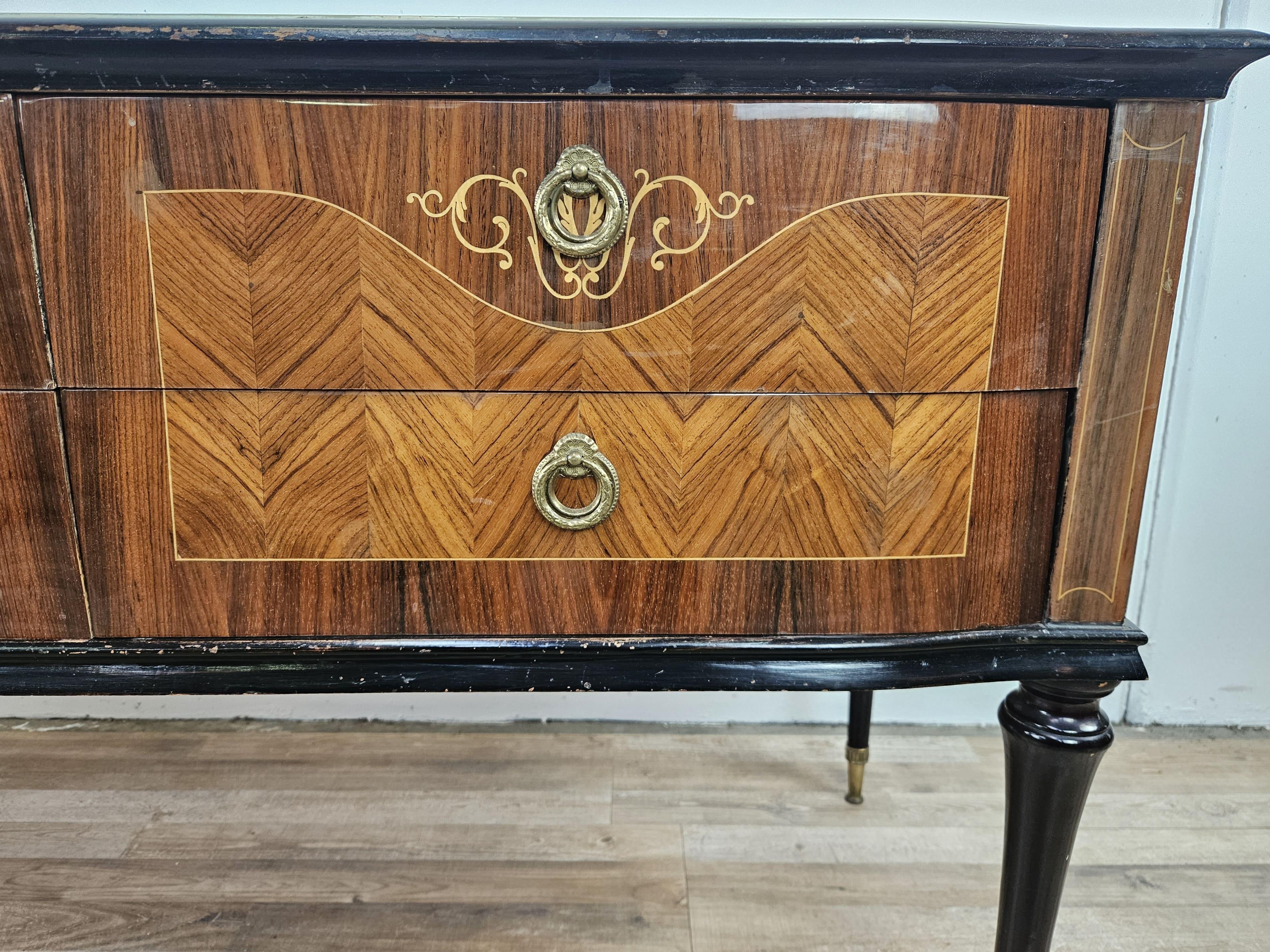 Mid Century wood and brass bedroom cabinet with six drawers and glass top For Sale 2