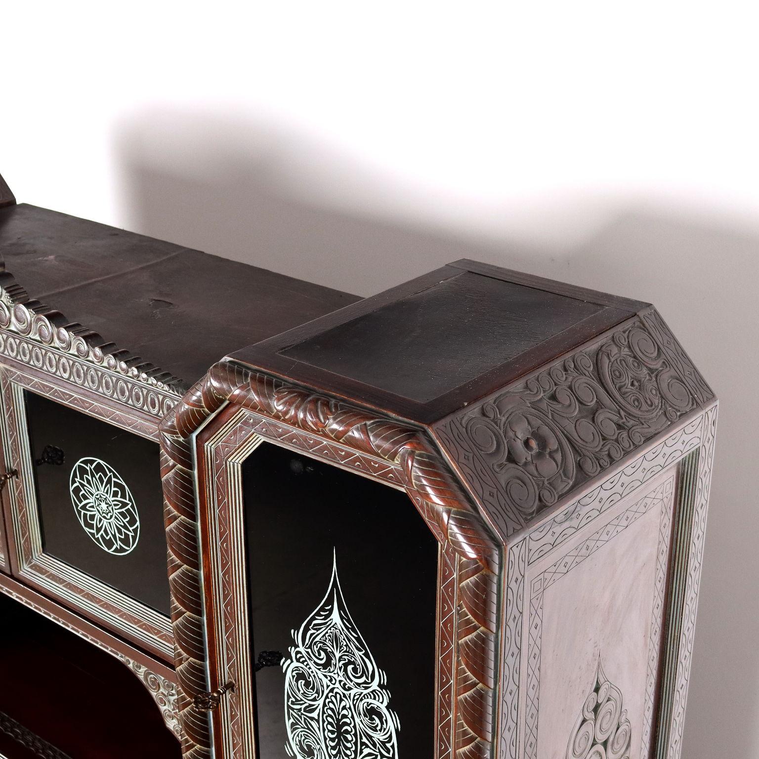 Mid-20th Century Italy Walnut Parlour Furniture in Ethnic Taste For Sale 6