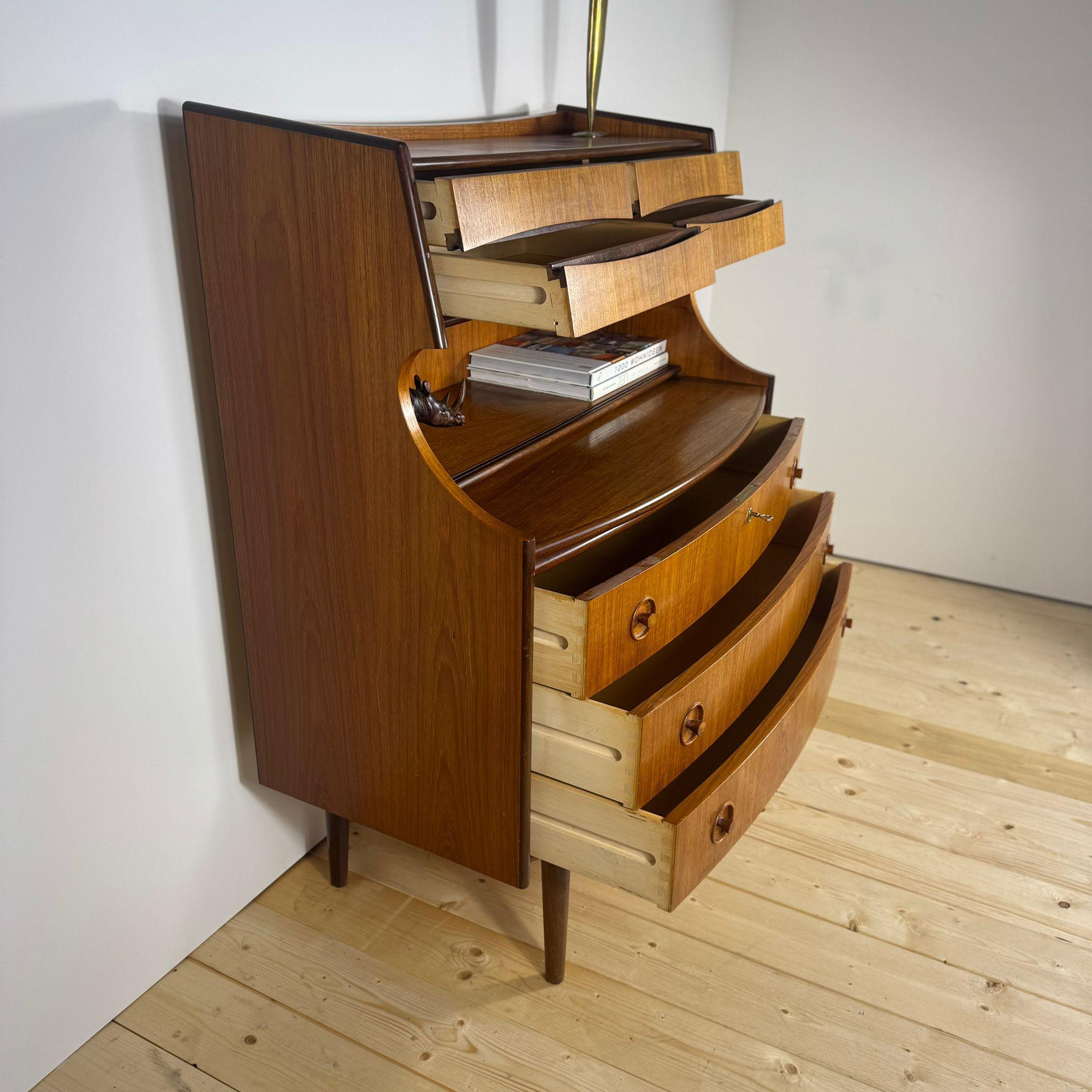 Mobile danese in teak con cassetti e scrittoio estraibile – 1960 For Sale 2