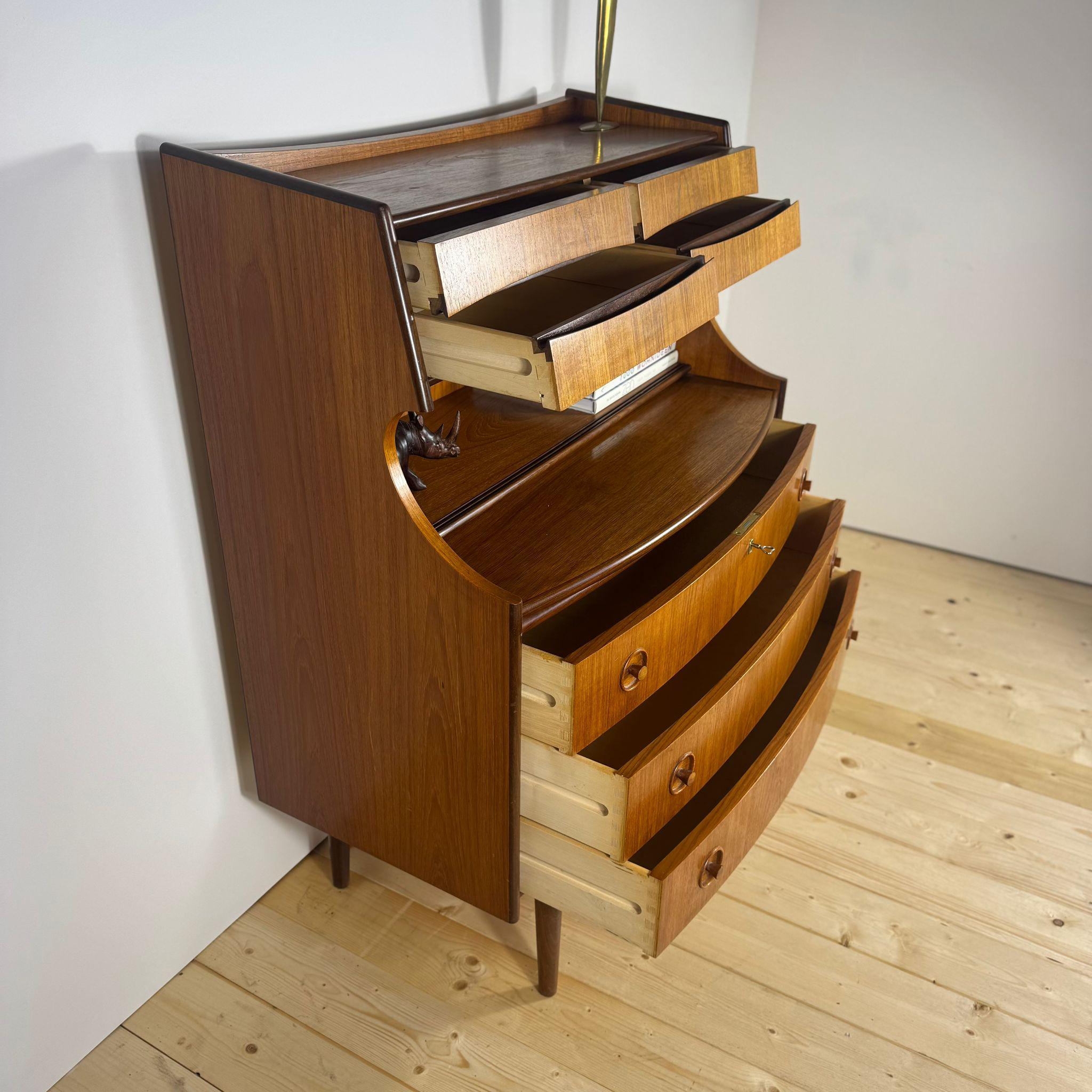 Mobile danese in teak con cassetti e scrittoio estraibile – 1960 For Sale 5