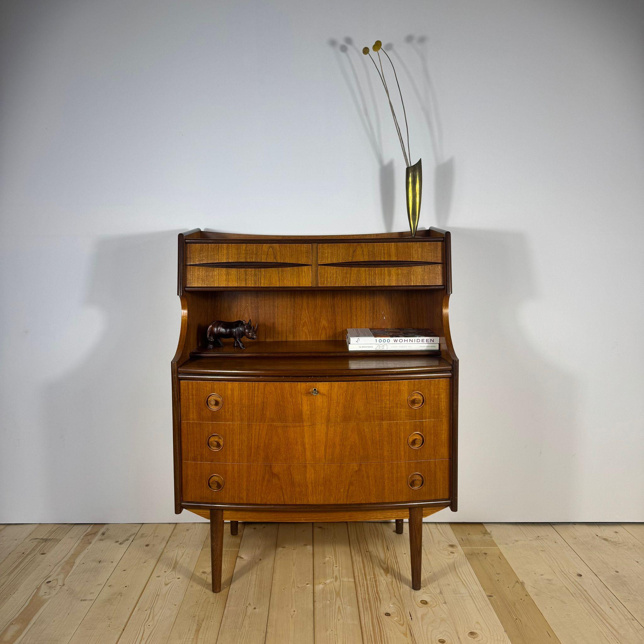 Danish Mobile danese in teak con cassetti e scrittoio estraibile – 1960 For Sale