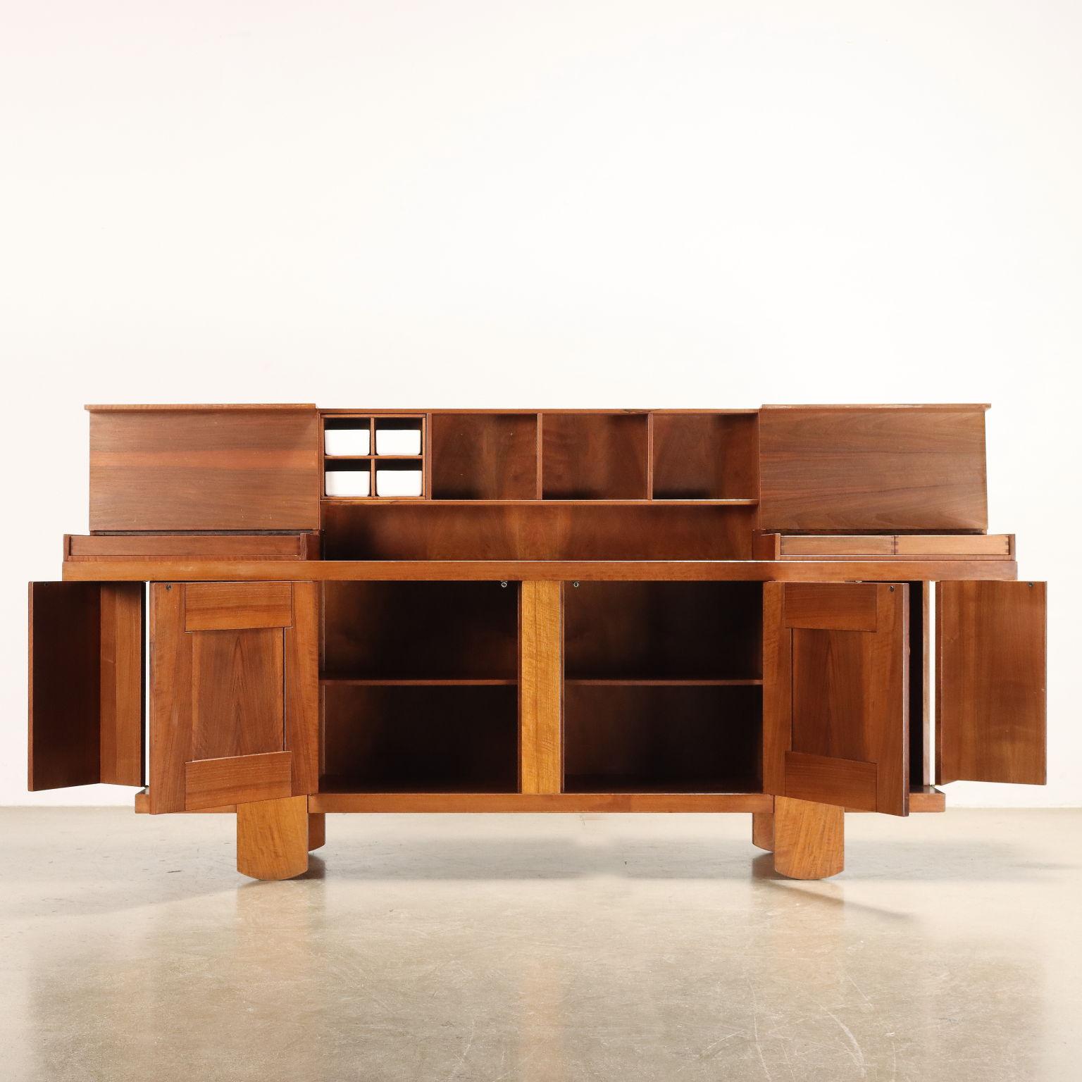 Mid-Century Modern Cabinet en noyer de Silvio Coppola pour Bernini 1960-70s