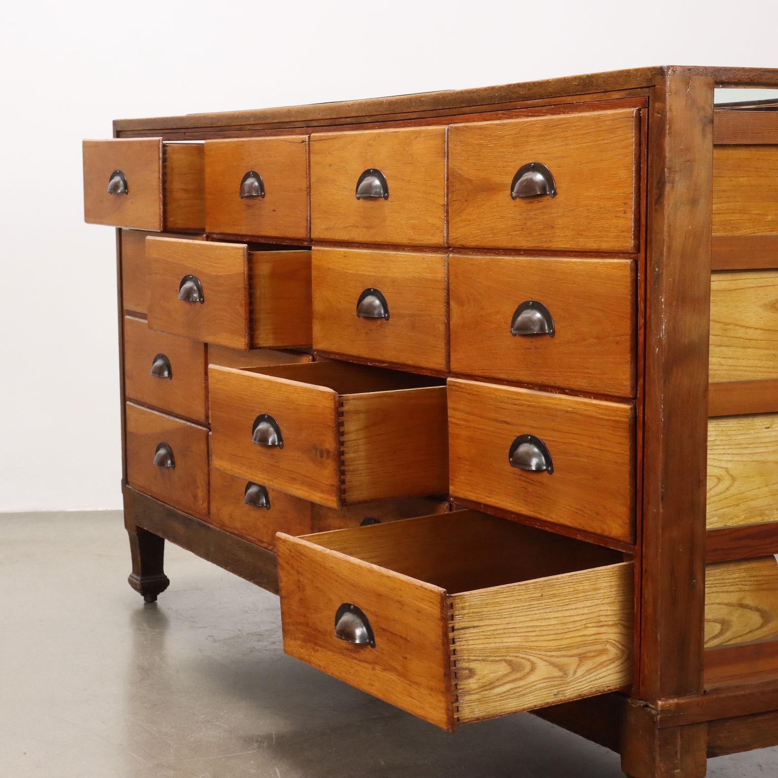 Mid-Century Modern Vitrine anglaise des années 1940-50