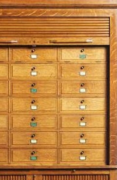 Mobile filing cabinet