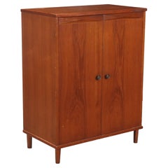 Armoire en teck des années 1960 avec portes à charnières