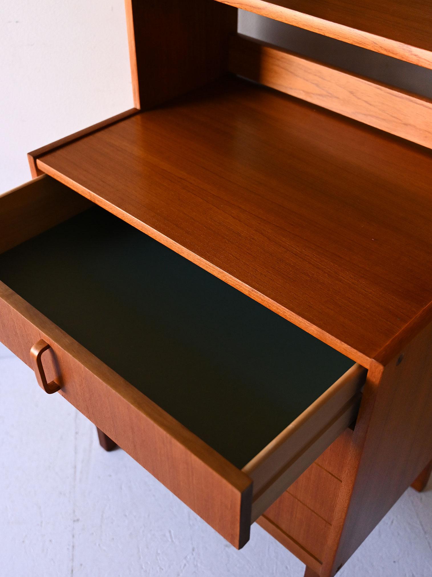 Mobile libreria con cassetti Bodafors In Good Condition In Brescia, IT