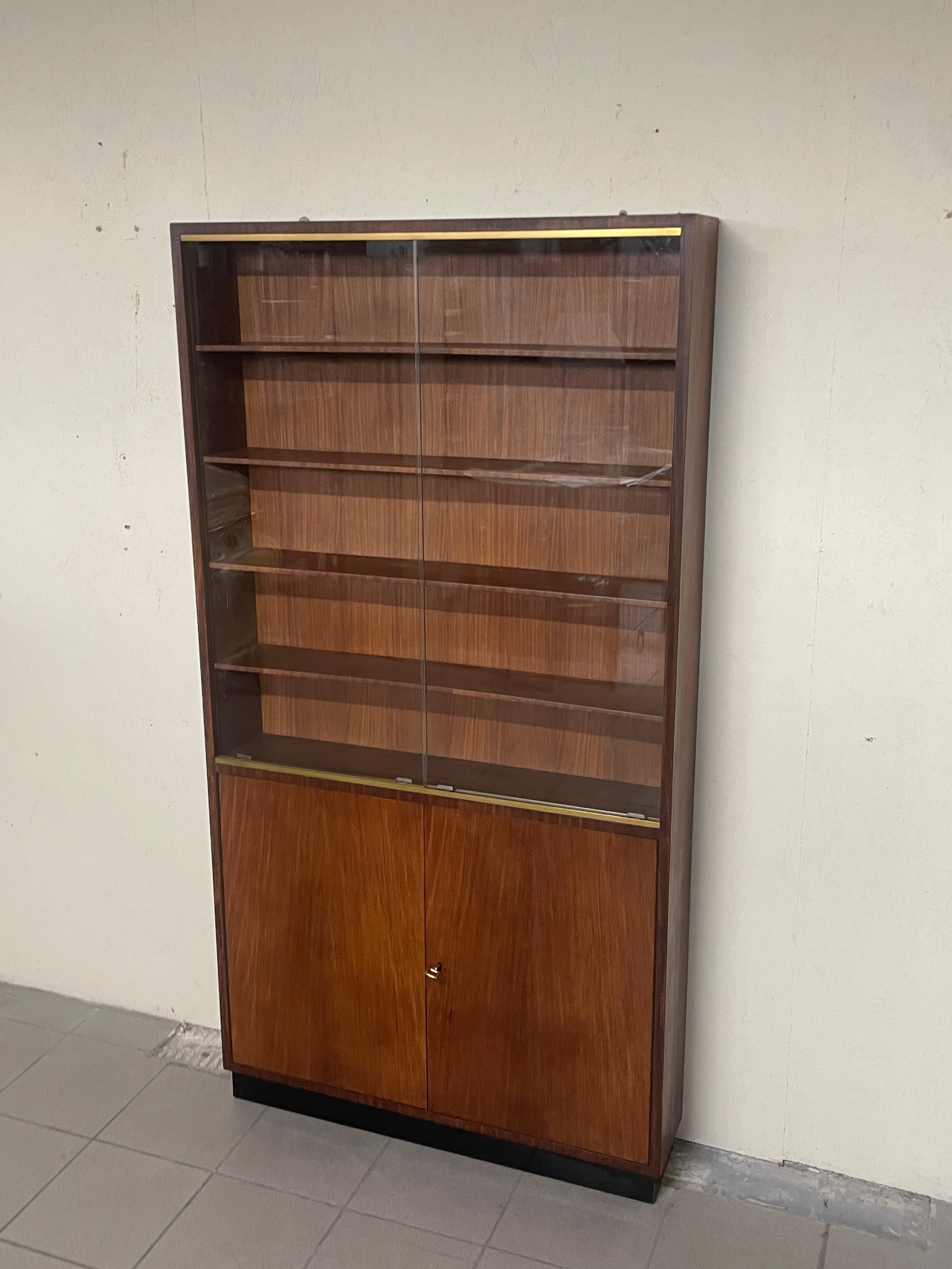 Mid-Century Modern 1960s bookcase display cabinet For Sale